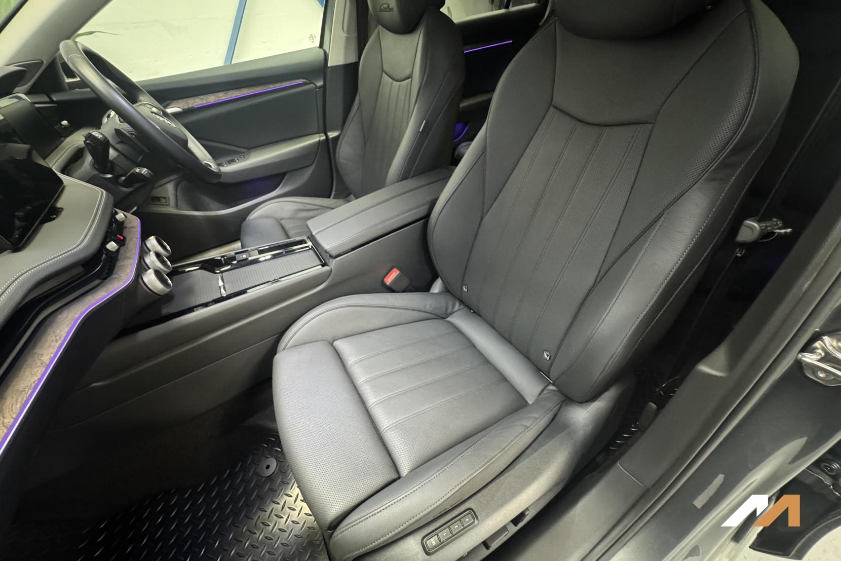 Skoda Superb 2.0 TDI Laurin & Klement Estate 5dr Diesel DSG 4WD Euro 6 (s/s) (193 ps)