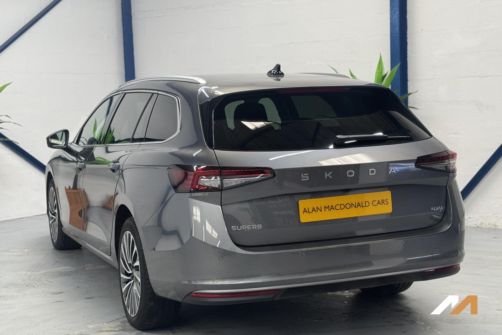 Skoda Superb 2.0 TDI Laurin & Klement Estate 5dr Diesel DSG 4WD Euro 6 (s/s) (193 ps)
