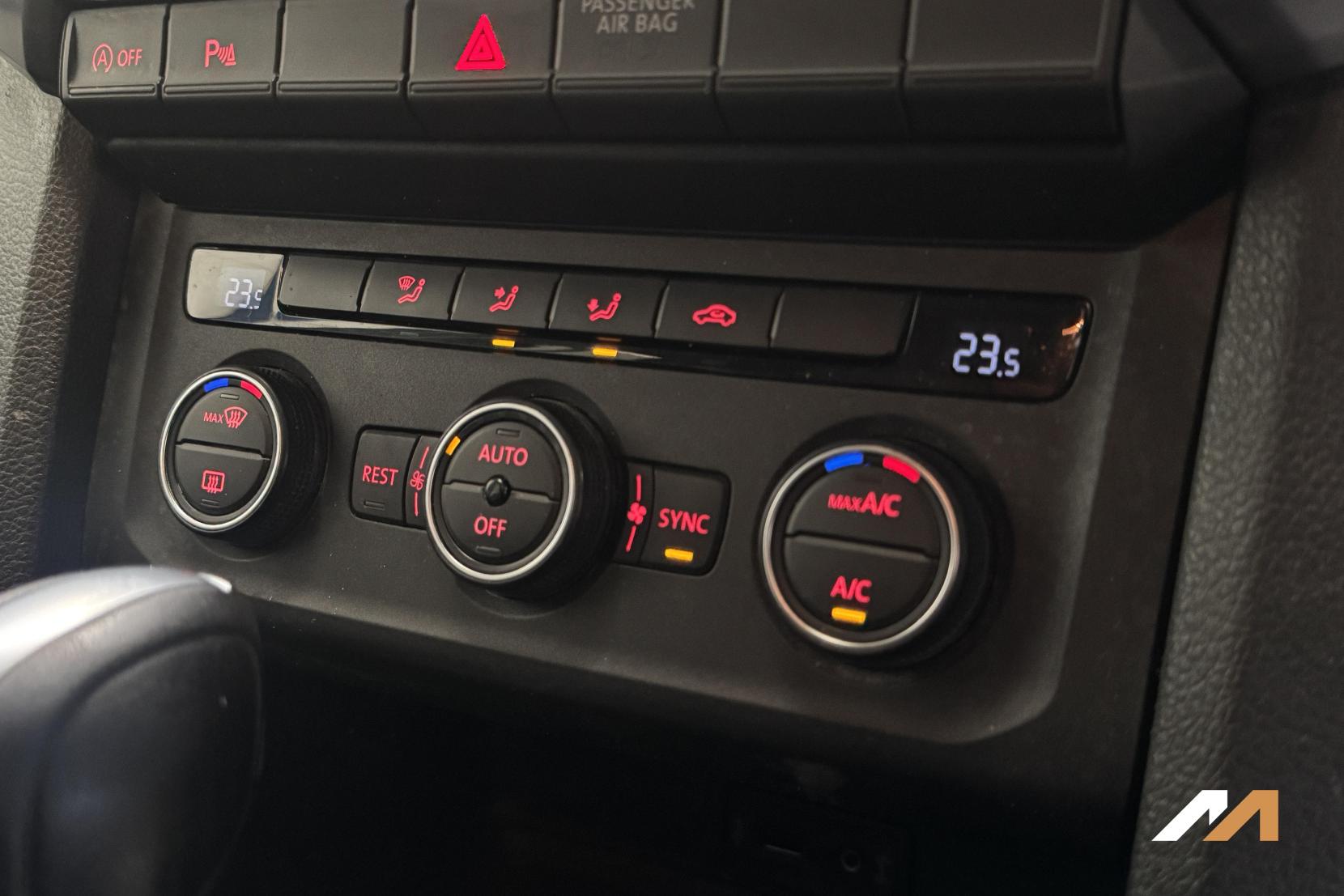 Volkswagen Amarok 3.0 TDI V6 Trendline Pickup Double Cab 4dr Diesel Auto 4Motion Euro 6 (s/s) (204 ps)
