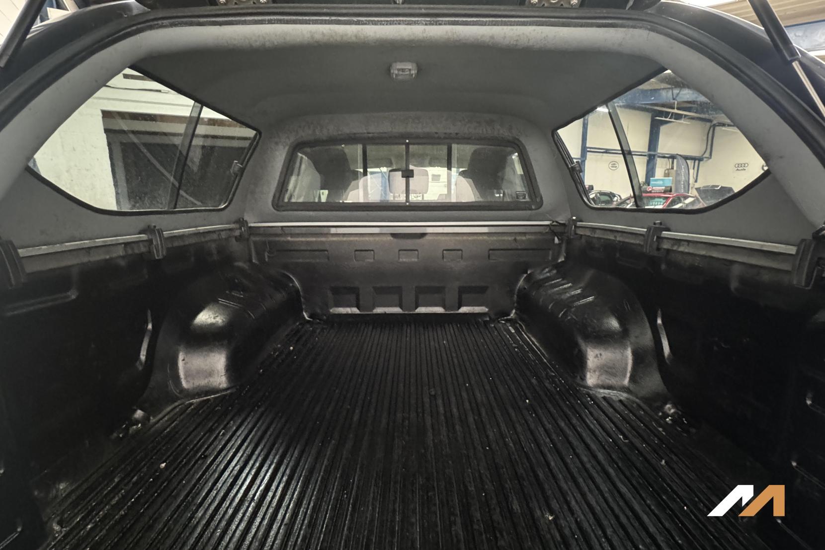 Volkswagen Amarok 3.0 TDI V6 Trendline Pickup Double Cab 4dr Diesel Auto 4Motion Euro 6 (s/s) (204 ps)