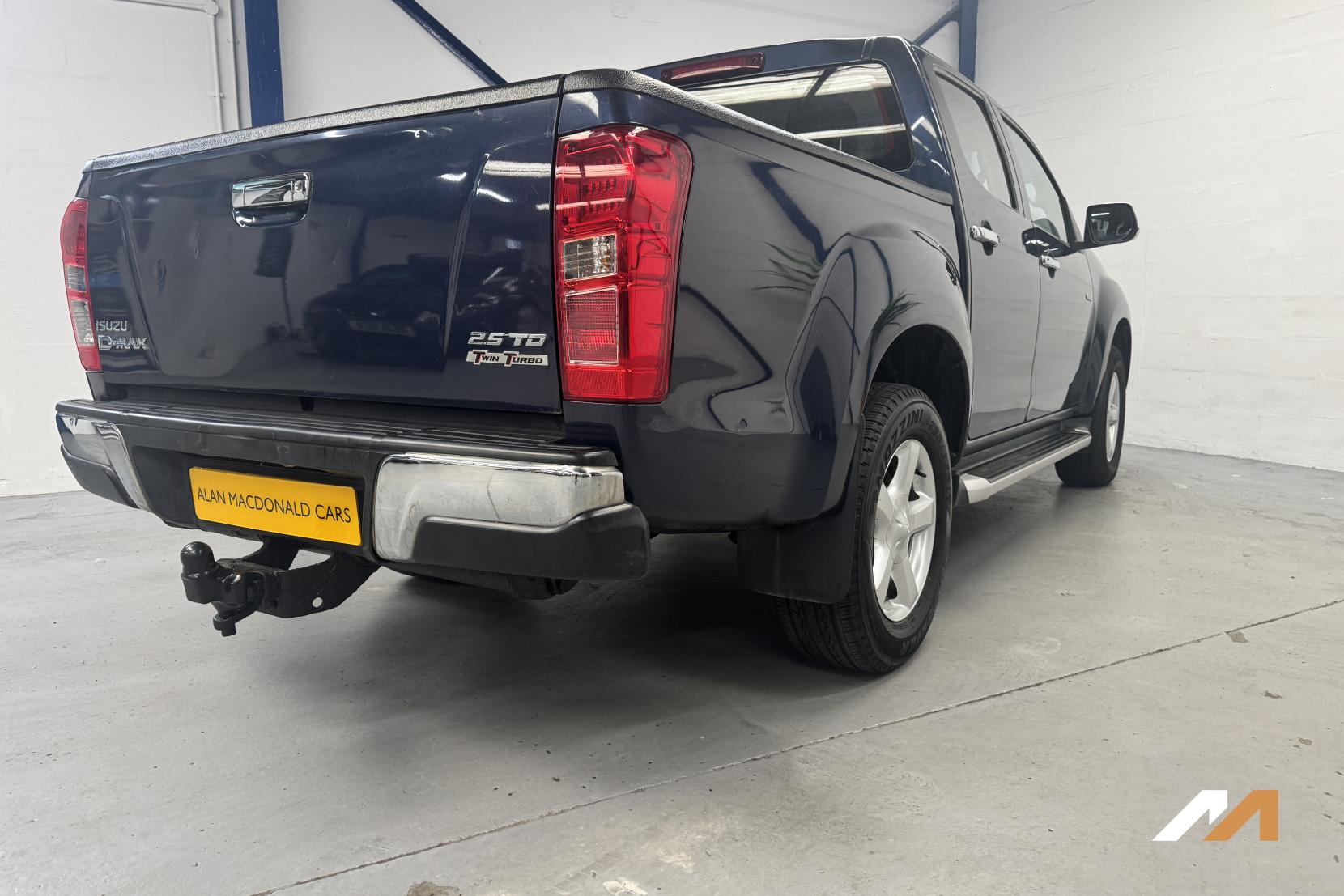 Isuzu D-Max 2.5 TD Yukon Pickup 4dr Diesel Manual 4x4 (194 g/km, 161 bhp)
