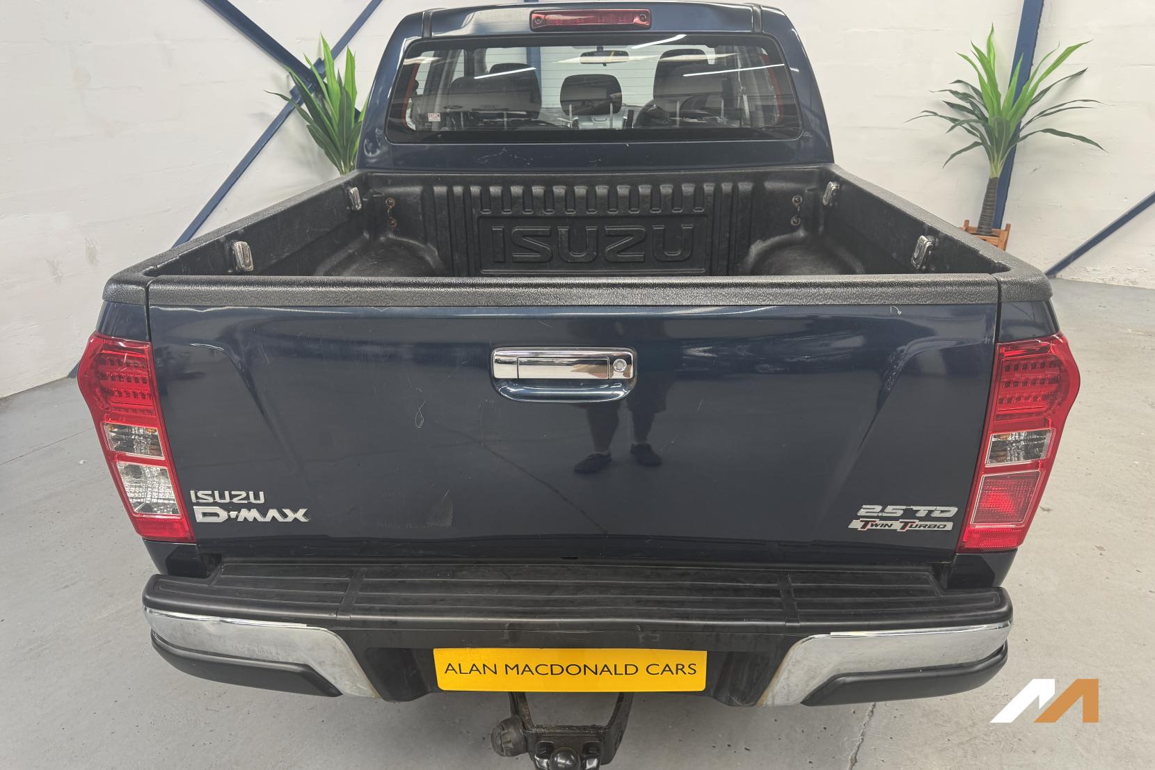 Isuzu D-Max 2.5 TD Yukon Pickup 4dr Diesel Manual 4x4 (194 g/km, 161 bhp)
