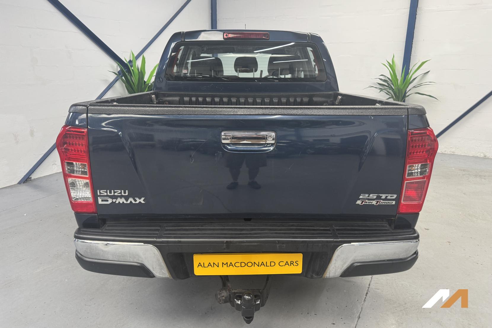 Isuzu D-Max 2.5 TD Yukon Pickup 4dr Diesel Manual 4x4 (194 g/km, 161 bhp)