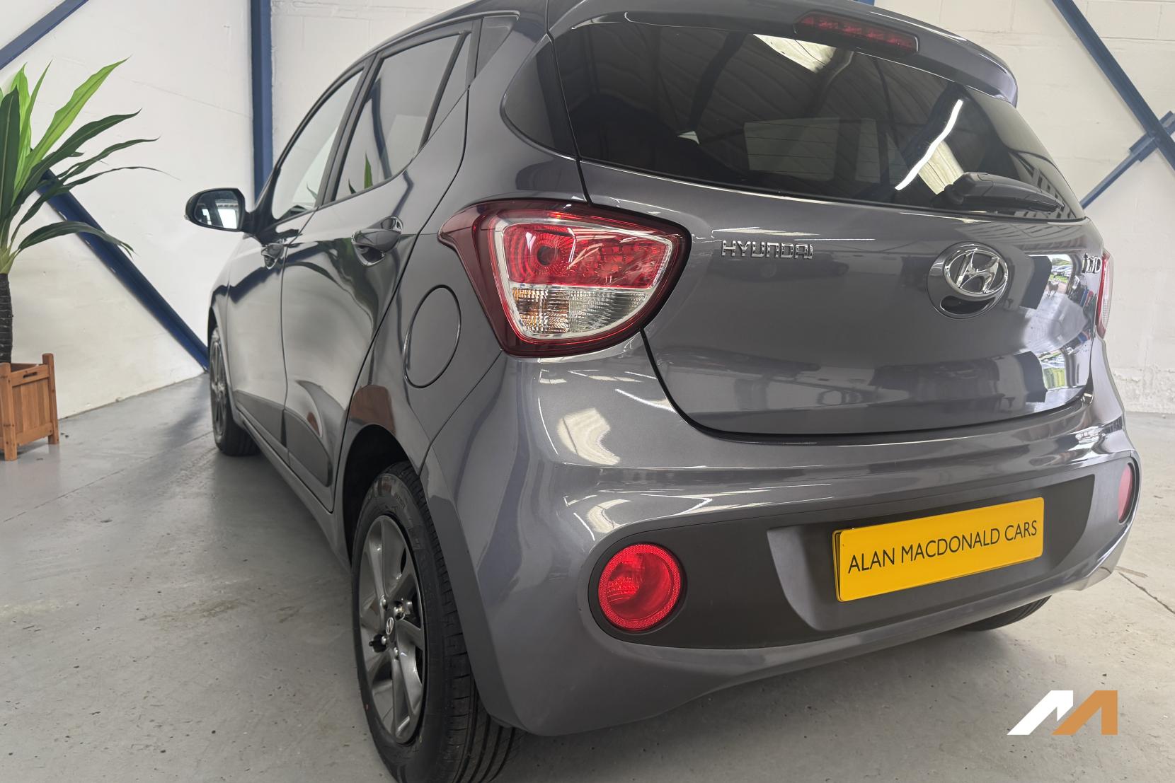 Hyundai i10 1.0 Premium Hatchback 5dr Petrol Manual Euro 6 (66 ps)
