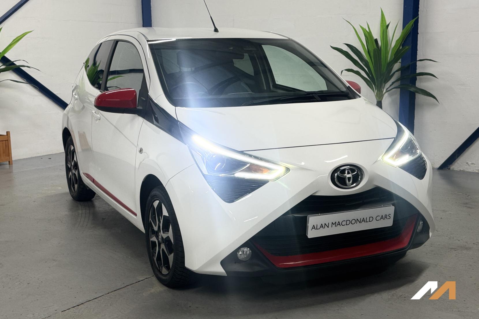 Toyota AYGO 1.0 VVT-i x-trend Hatchback 5dr Petrol Manual Euro 6 (Safety Sense) (71 ps)