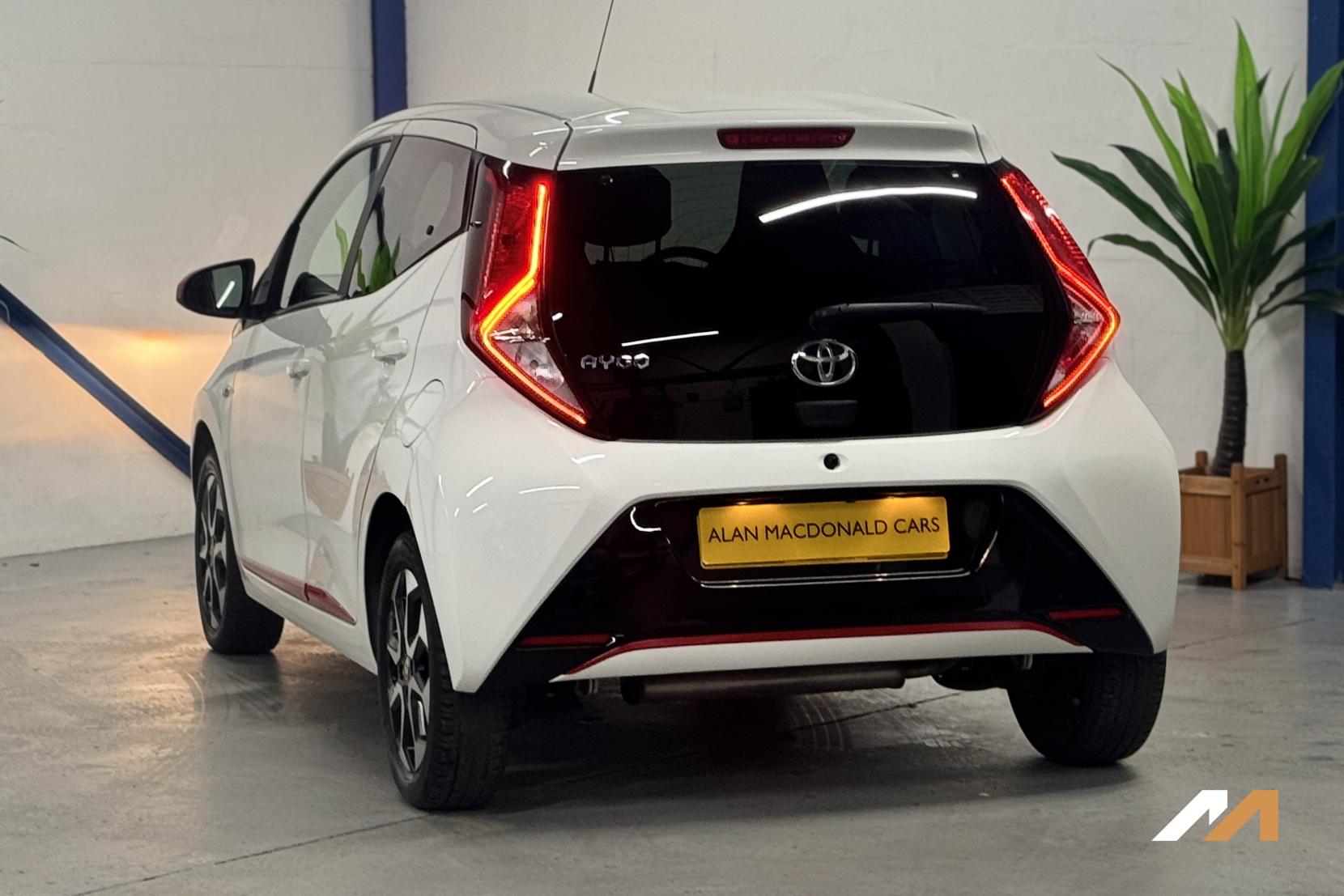 Toyota AYGO 1.0 VVT-i x-trend Hatchback 5dr Petrol Manual Euro 6 (Safety Sense) (71 ps)