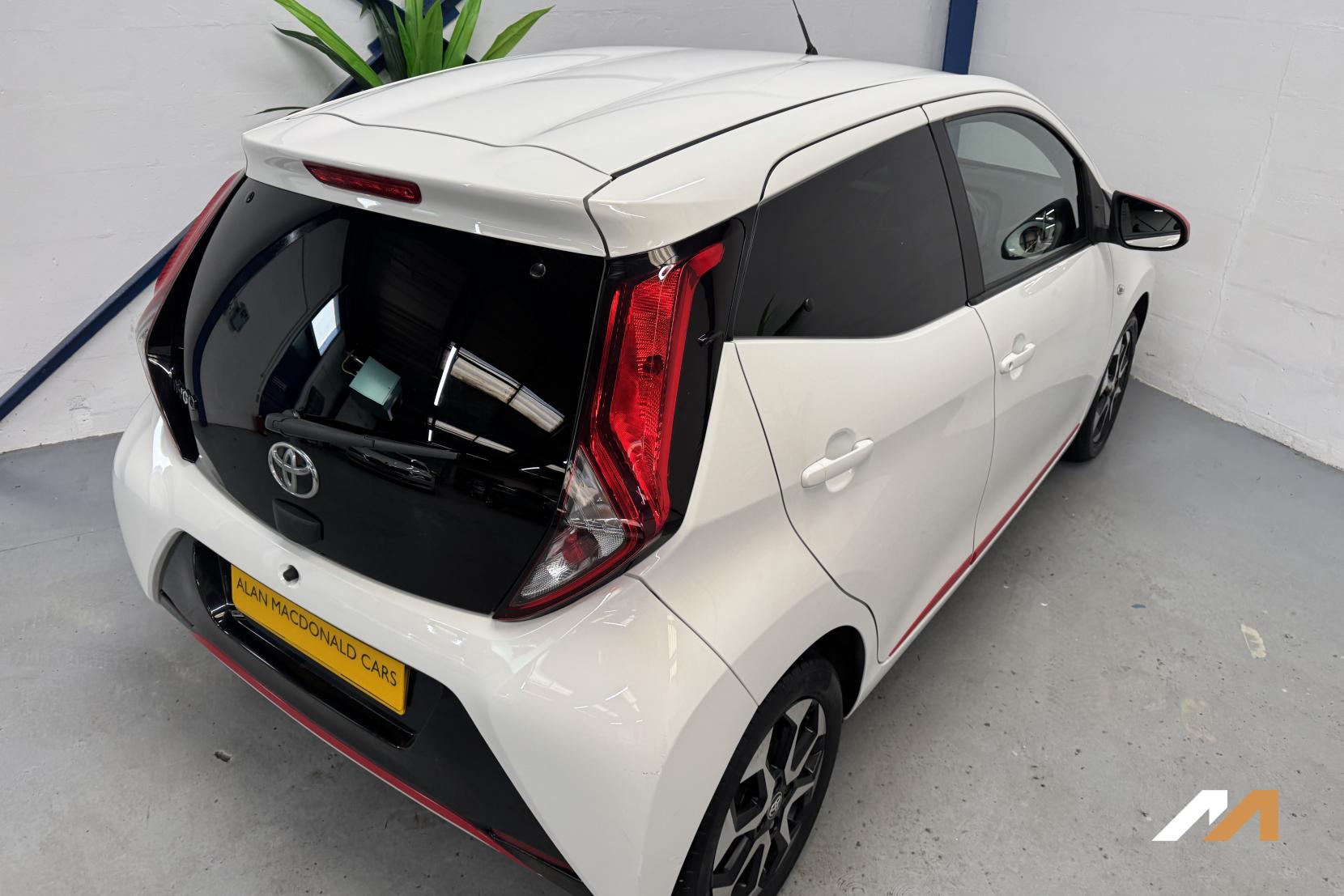 Toyota AYGO 1.0 VVT-i x-trend Hatchback 5dr Petrol Manual Euro 6 (Safety Sense) (71 ps)