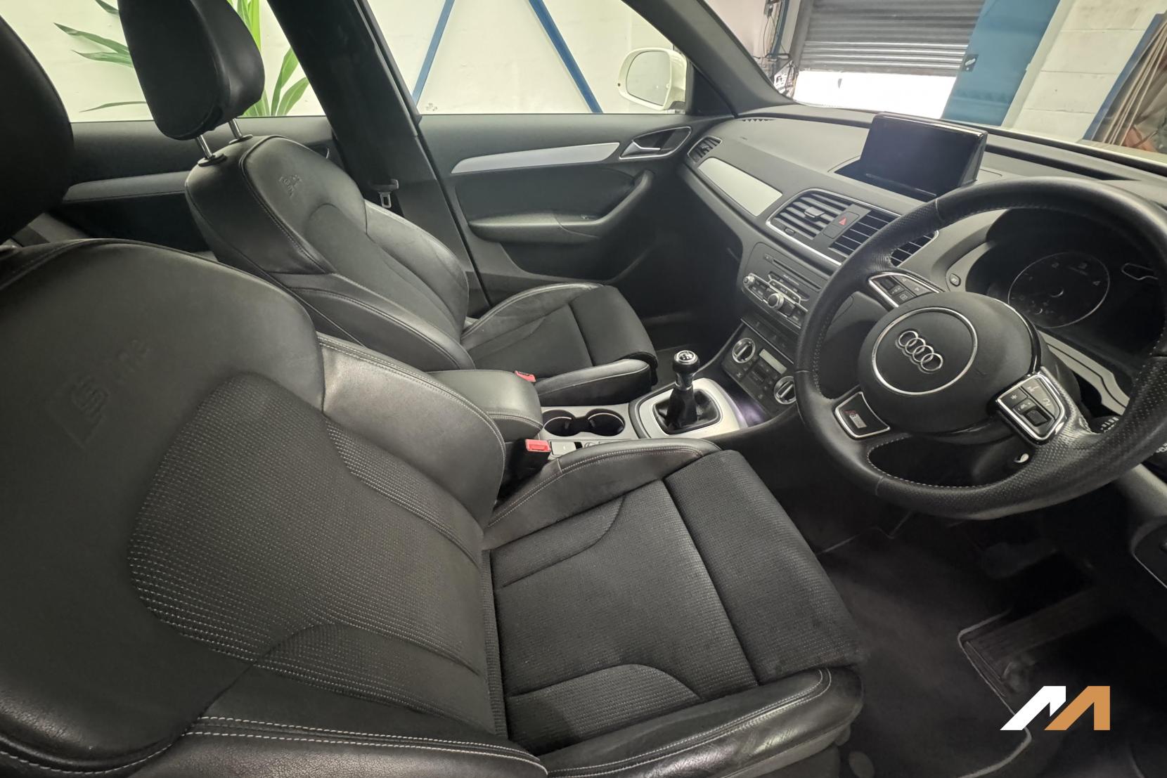 Audi Q3 2.0 TDI S line SUV 5dr Diesel Manual Euro 5 (s/s) (140 ps)