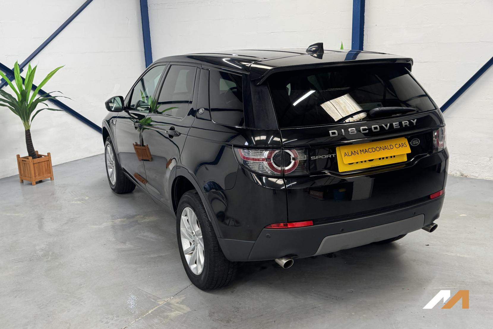 Land Rover Discovery Sport 2.0 TD4 SE Tech SUV 5dr Diesel Manual 4WD Euro 6 (s/s) (180 ps)