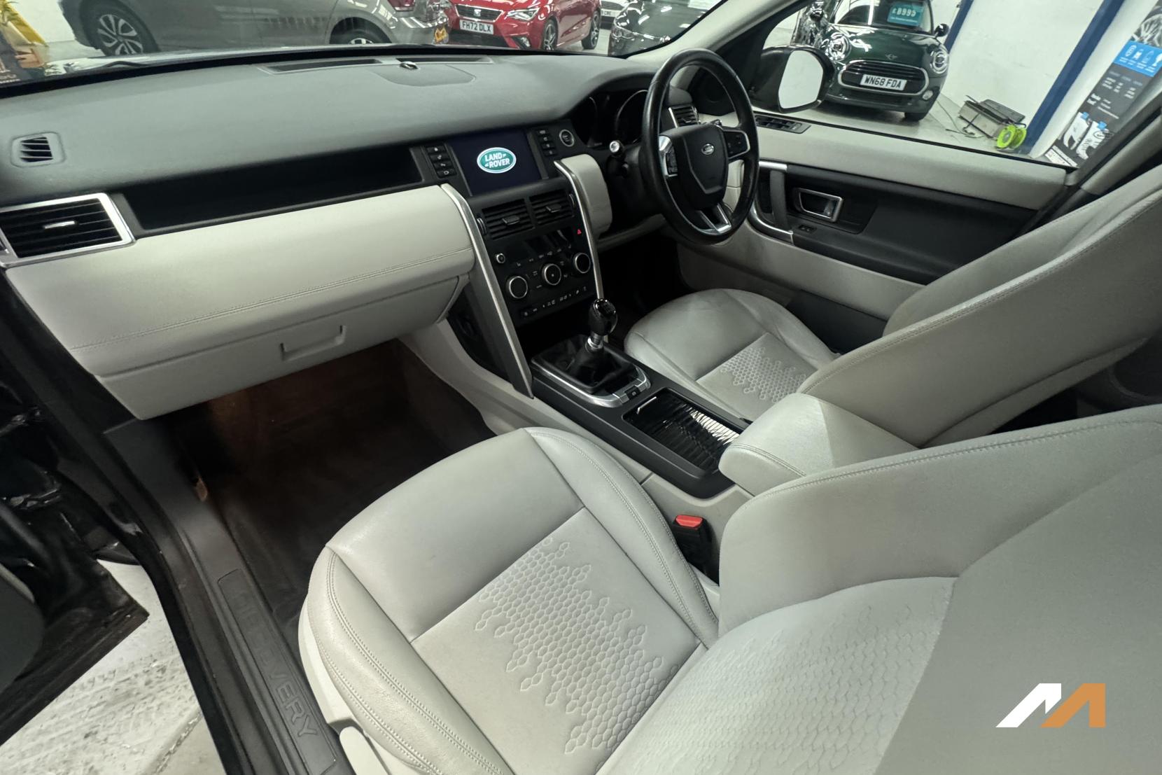 Land Rover Discovery Sport 2.0 TD4 SE Tech SUV 5dr Diesel Manual 4WD Euro 6 (s/s) (180 ps)