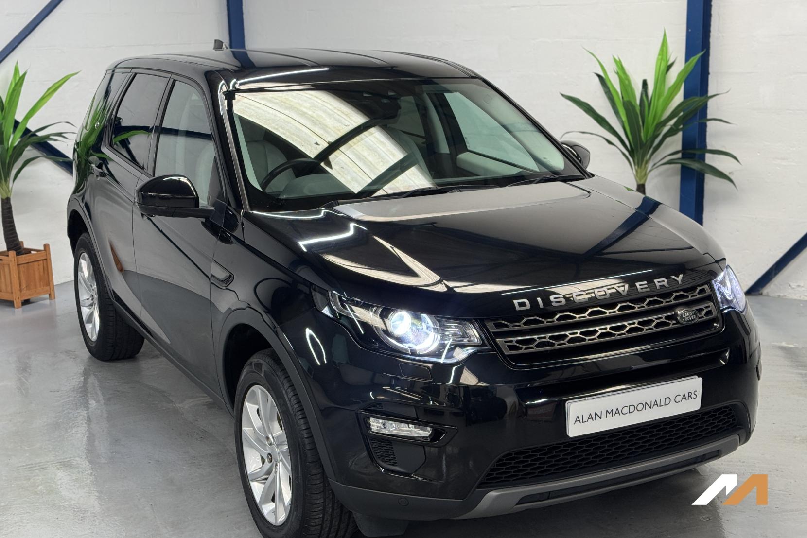 Land Rover Discovery Sport 2.0 TD4 SE Tech SUV 5dr Diesel Manual 4WD Euro 6 (s/s) (180 ps)