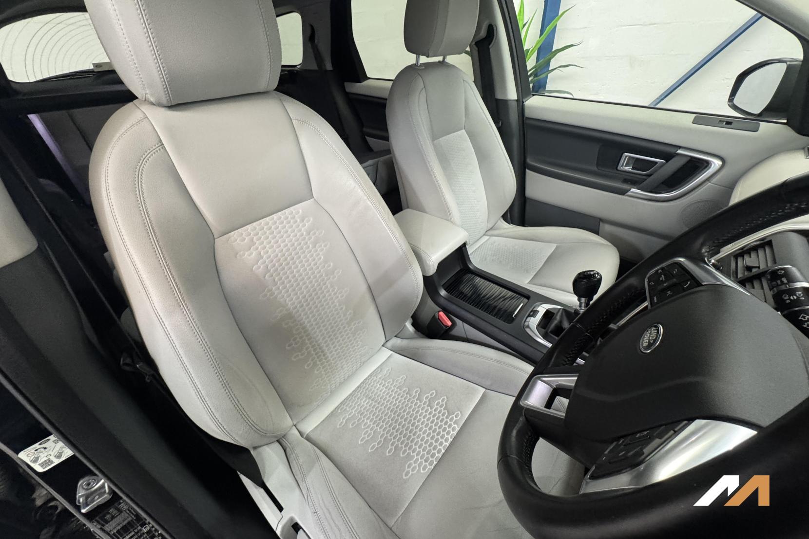 Land Rover Discovery Sport 2.0 TD4 SE Tech SUV 5dr Diesel Manual 4WD Euro 6 (s/s) (180 ps)