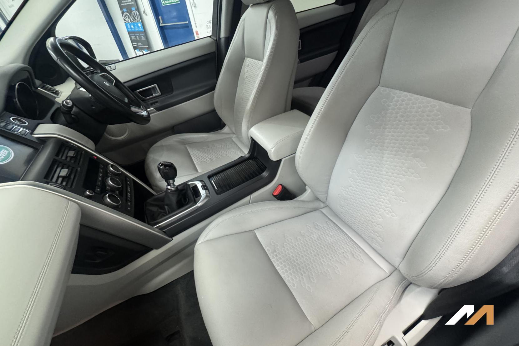Land Rover Discovery Sport 2.0 TD4 SE Tech SUV 5dr Diesel Manual 4WD Euro 6 (s/s) (180 ps)
