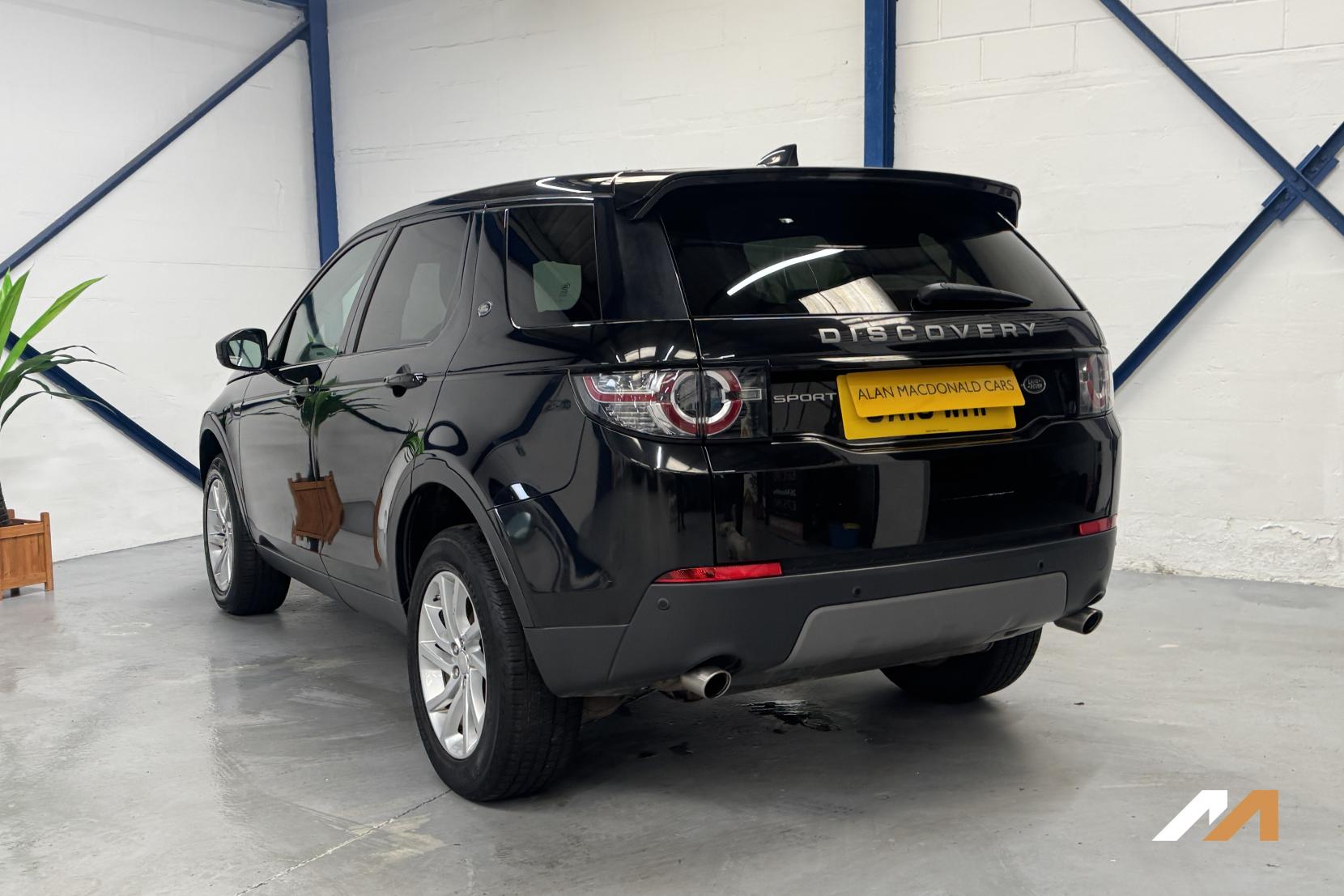 Land Rover Discovery Sport 2.0 TD4 SE Tech SUV 5dr Diesel Manual 4WD Euro 6 (s/s) (180 ps)