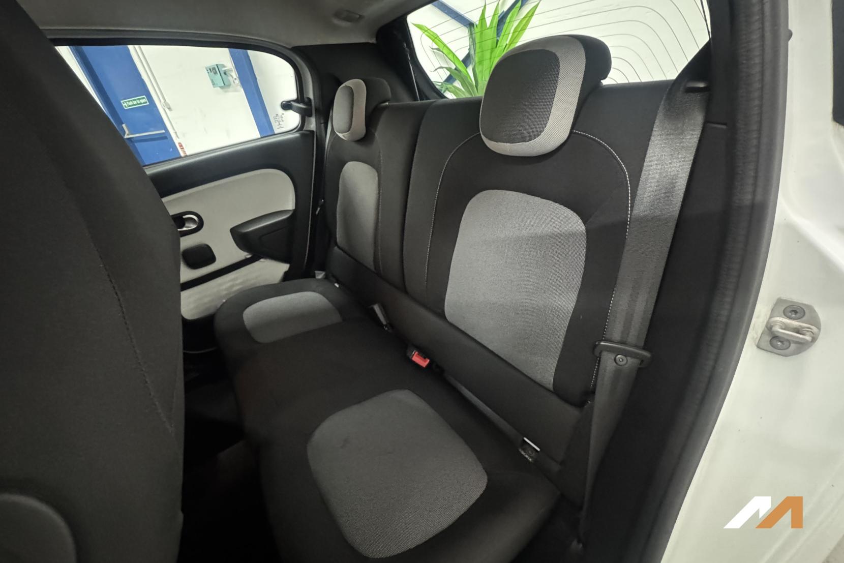 Renault Twingo 0.9 TCe Dynamique Hatchback 5dr Petrol EDC Euro 6 (90 ps)