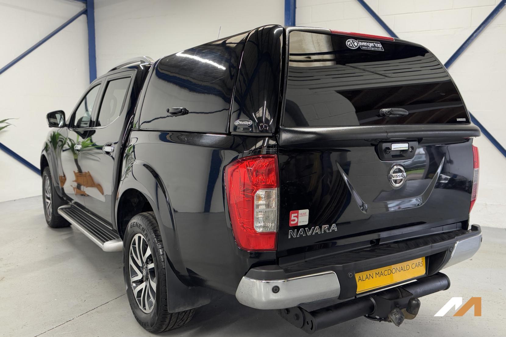 Nissan Navara 2.3 dCi Tekna Pickup Double Cab 4dr Diesel Auto 4WD Euro 6 (190 ps)