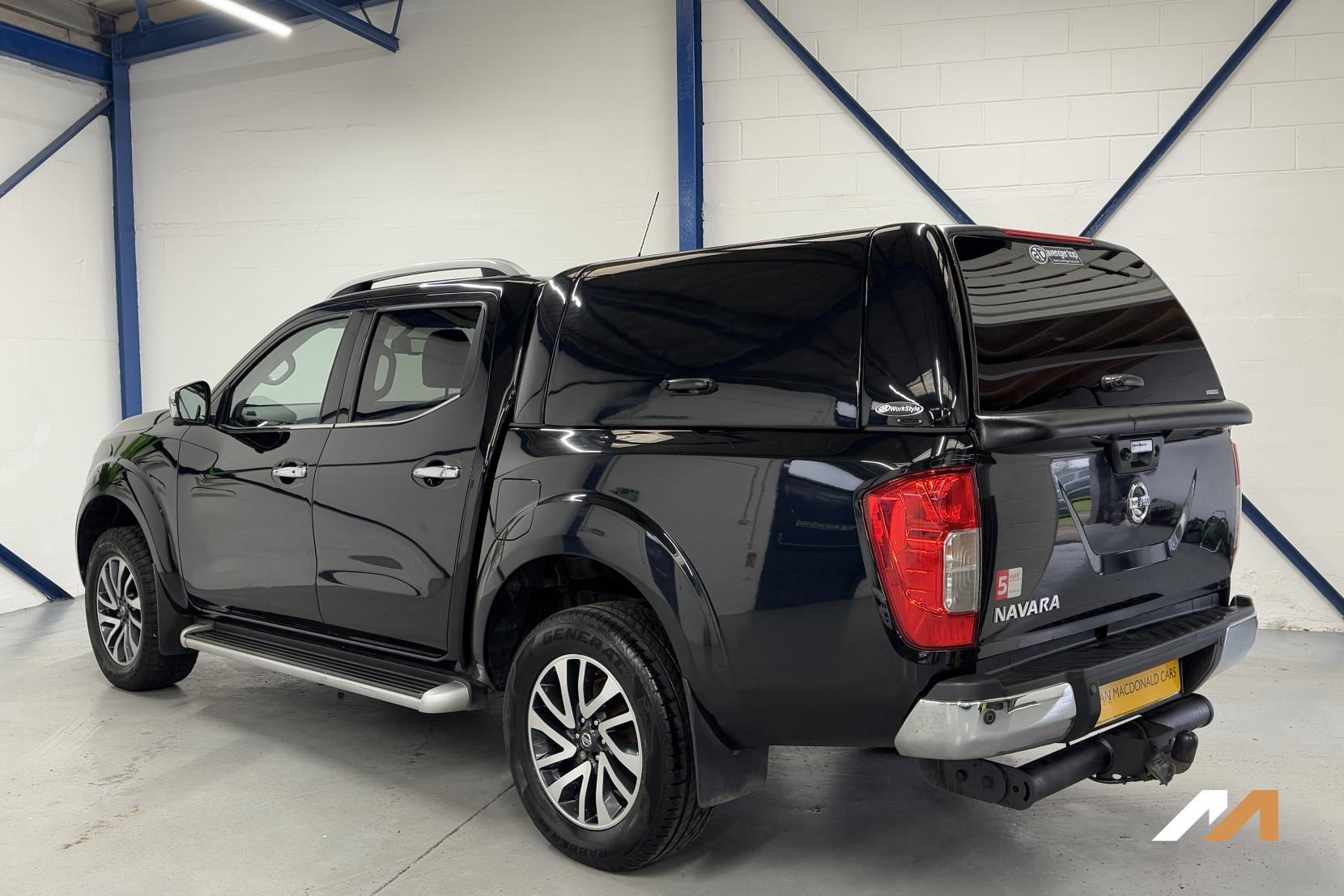 Nissan Navara 2.3 dCi Tekna Pickup Double Cab 4dr Diesel Auto 4WD Euro 6 (190 ps)