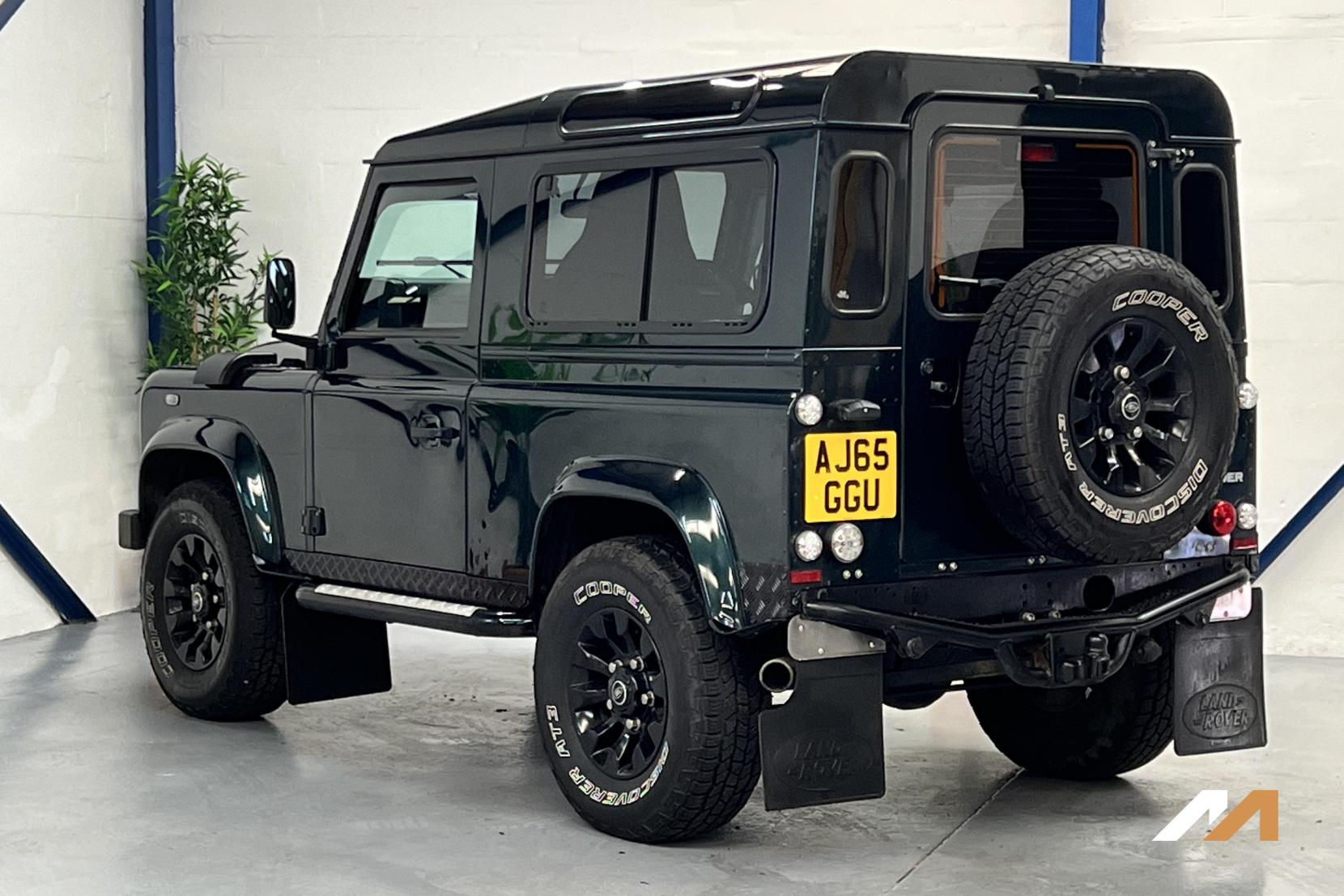 Land Rover Defender 90 2.2 TDCi XS Station Wagon 3dr Diesel Manual 4WD Euro 5 (122 ps)