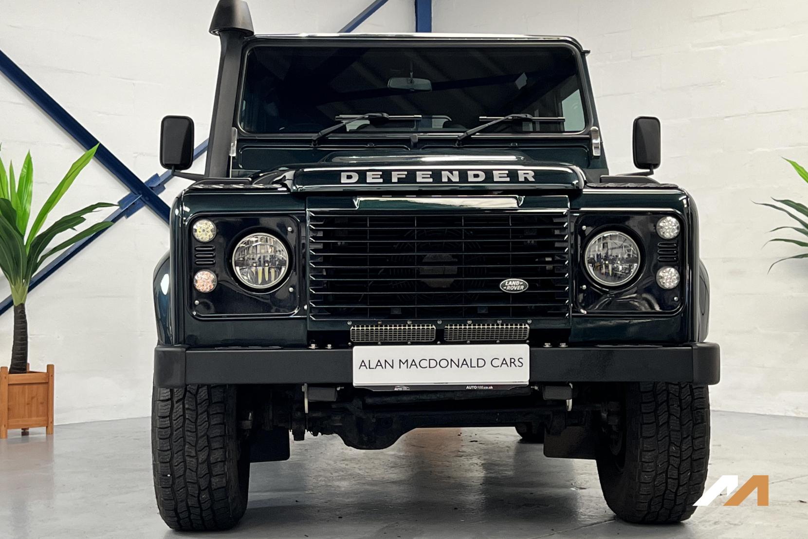 Land Rover Defender 90 2.2 TDCi XS Station Wagon 3dr Diesel Manual 4WD Euro 5 (122 ps)