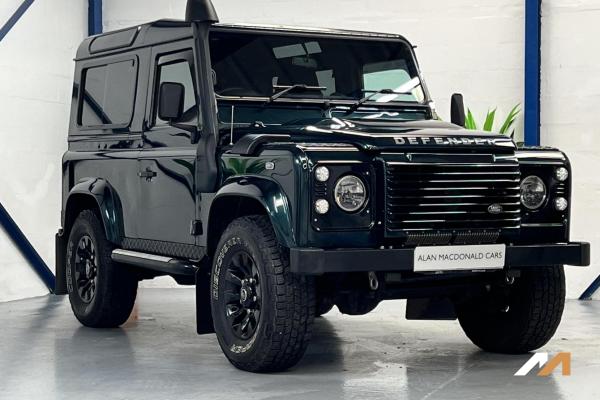 Land Rover Defender 90 2.2 TDCi XS Station Wagon 3dr Diesel Manual 4WD Euro 5 (122 ps)
