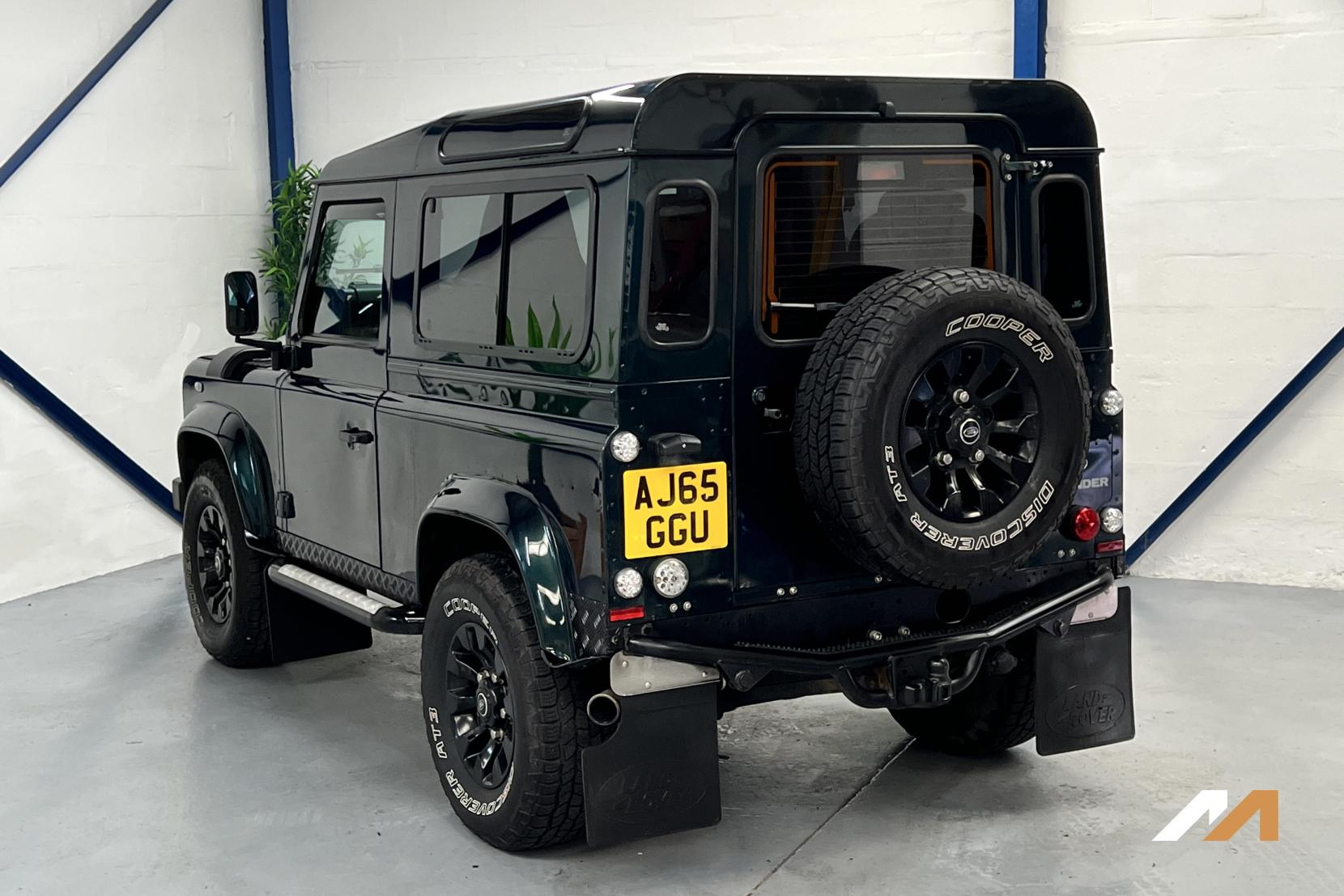 Land Rover Defender 90 2.2 TDCi XS Station Wagon 3dr Diesel Manual 4WD Euro 5 (122 ps)