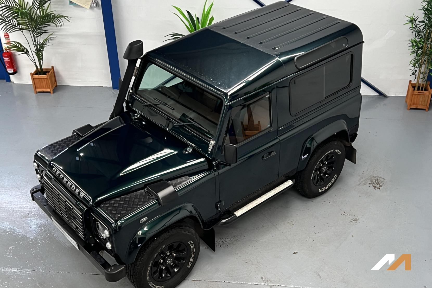 Land Rover Defender 90 2.2 TDCi XS Station Wagon 3dr Diesel Manual 4WD Euro 5 (122 ps)