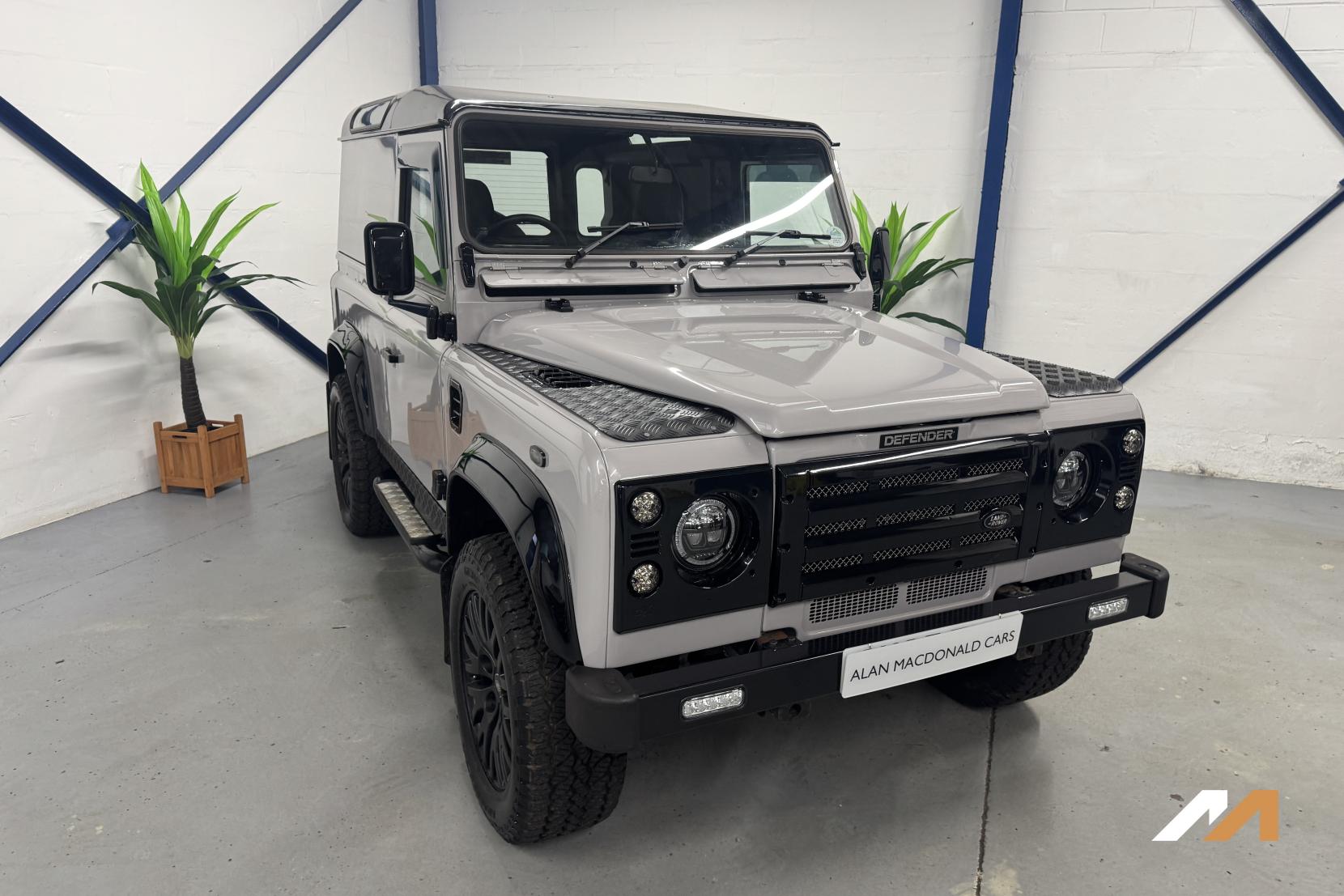 Land Rover Defender 90 2.5 TD5 County Hard Top SUV 3dr Diesel Manual SWB (282 g/km, 120 bhp)