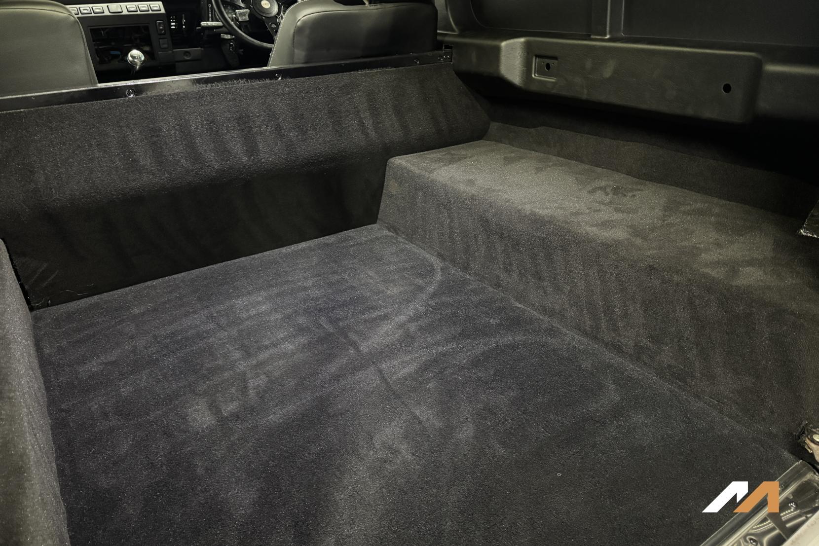 Land Rover Defender 90 2.5 TD5 County Hard Top SUV 3dr Diesel Manual SWB (282 g/km, 120 bhp)