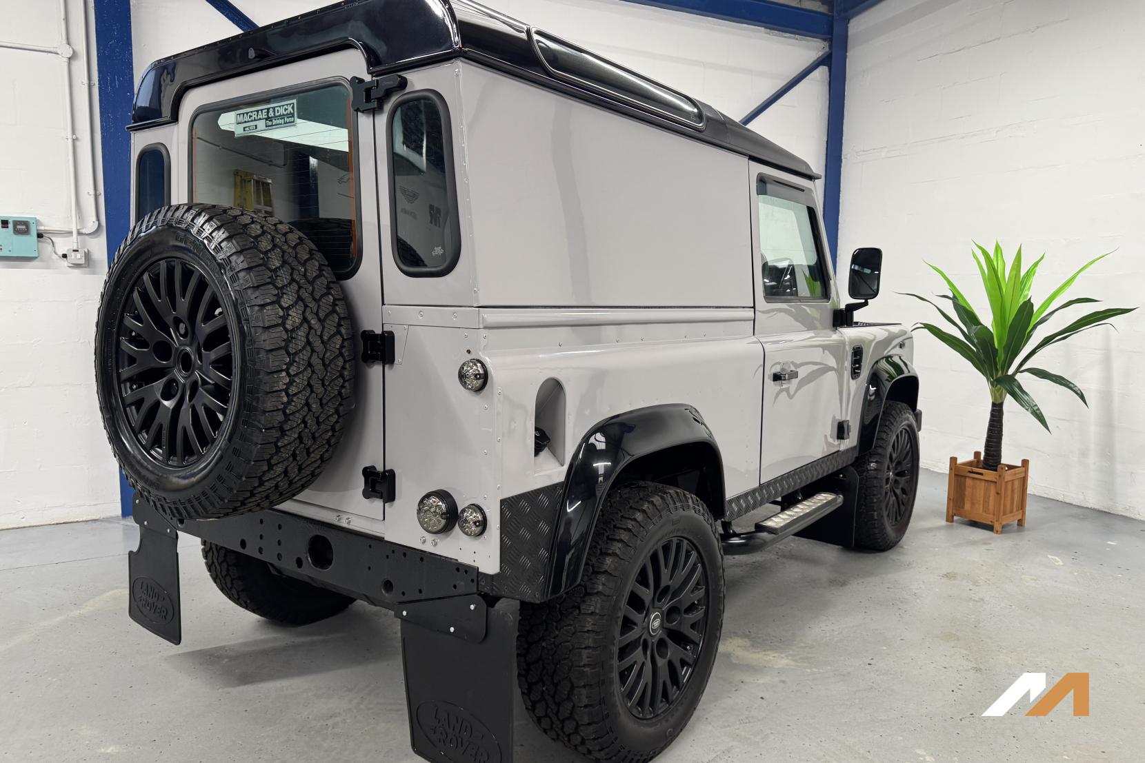 Land Rover Defender 90 2.5 TD5 County Hard Top SUV 3dr Diesel Manual SWB (282 g/km, 120 bhp)