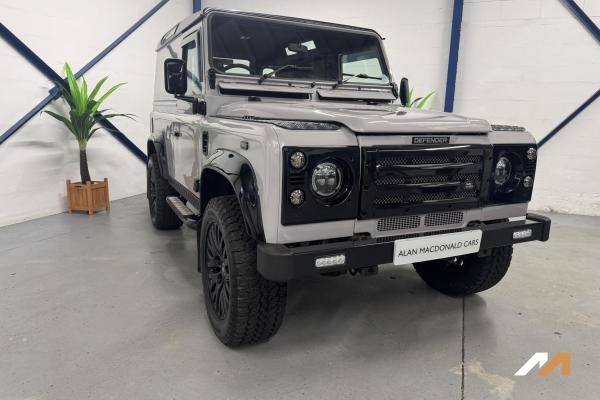 Land Rover Defender 90 2.5 TD5 County Hard Top SUV 3dr Diesel Manual SWB (282 g/km, 120 bhp)