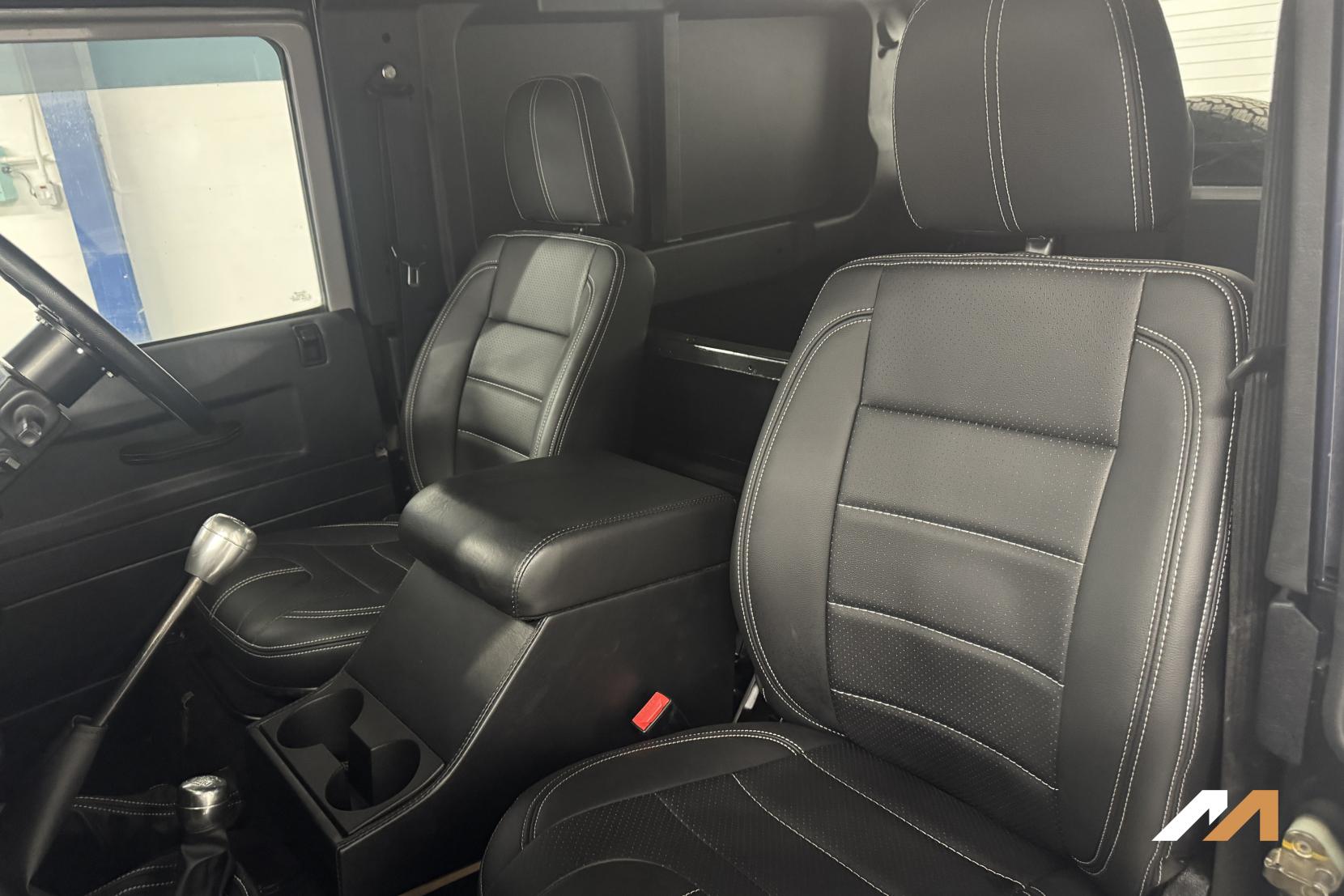 Land Rover Defender 90 2.5 TD5 County Hard Top SUV 3dr Diesel Manual SWB (282 g/km, 120 bhp)