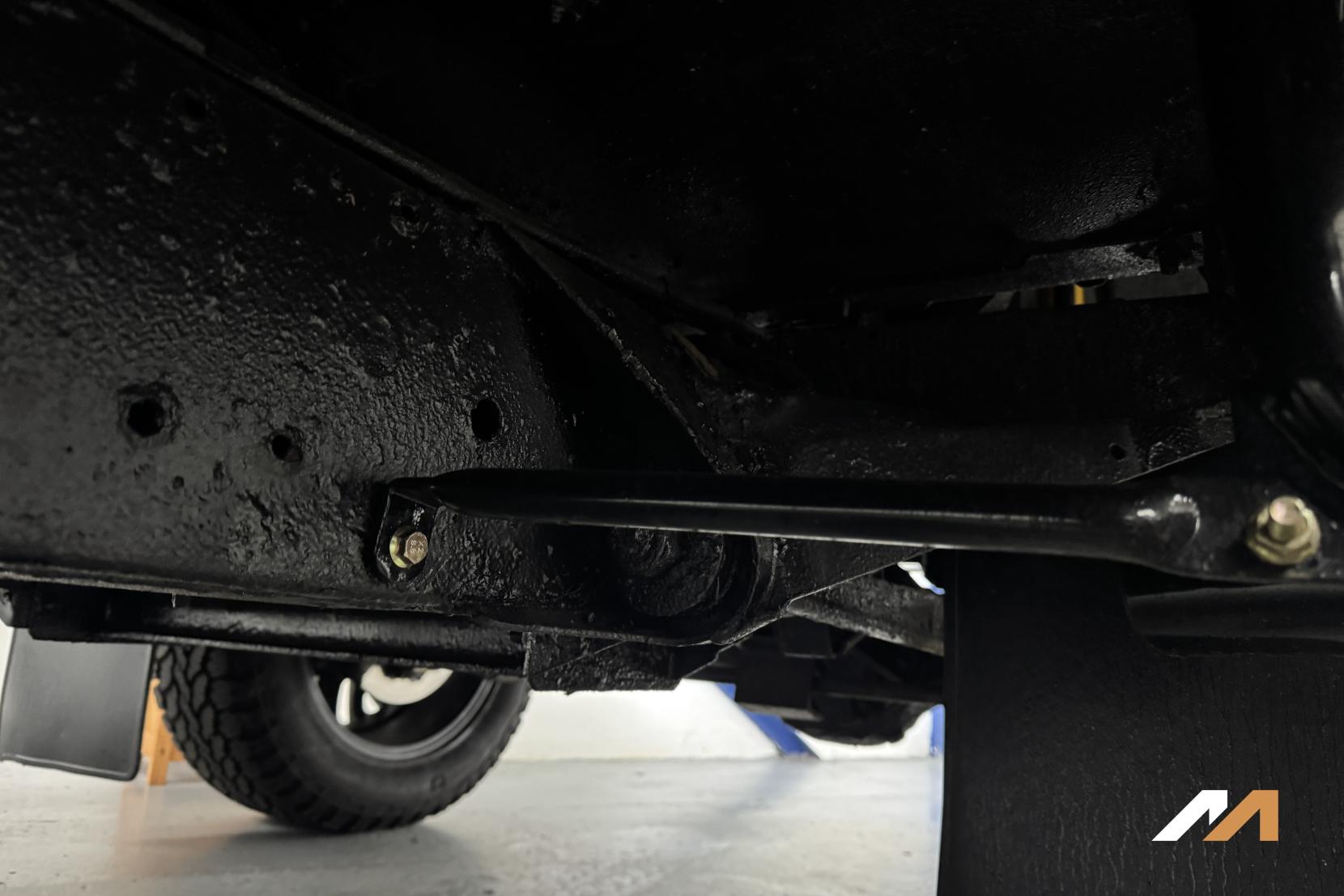 Land Rover Defender 90 2.5 TD5 County Hard Top SUV 3dr Diesel Manual SWB (282 g/km, 120 bhp)