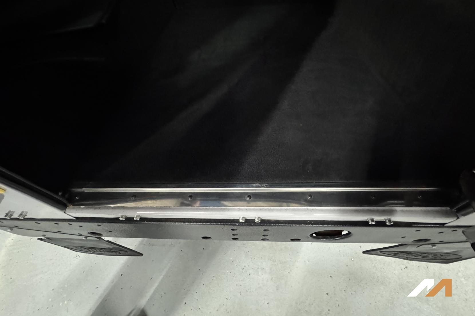 Land Rover Defender 90 2.5 TD5 County Hard Top SUV 3dr Diesel Manual SWB (282 g/km, 120 bhp)