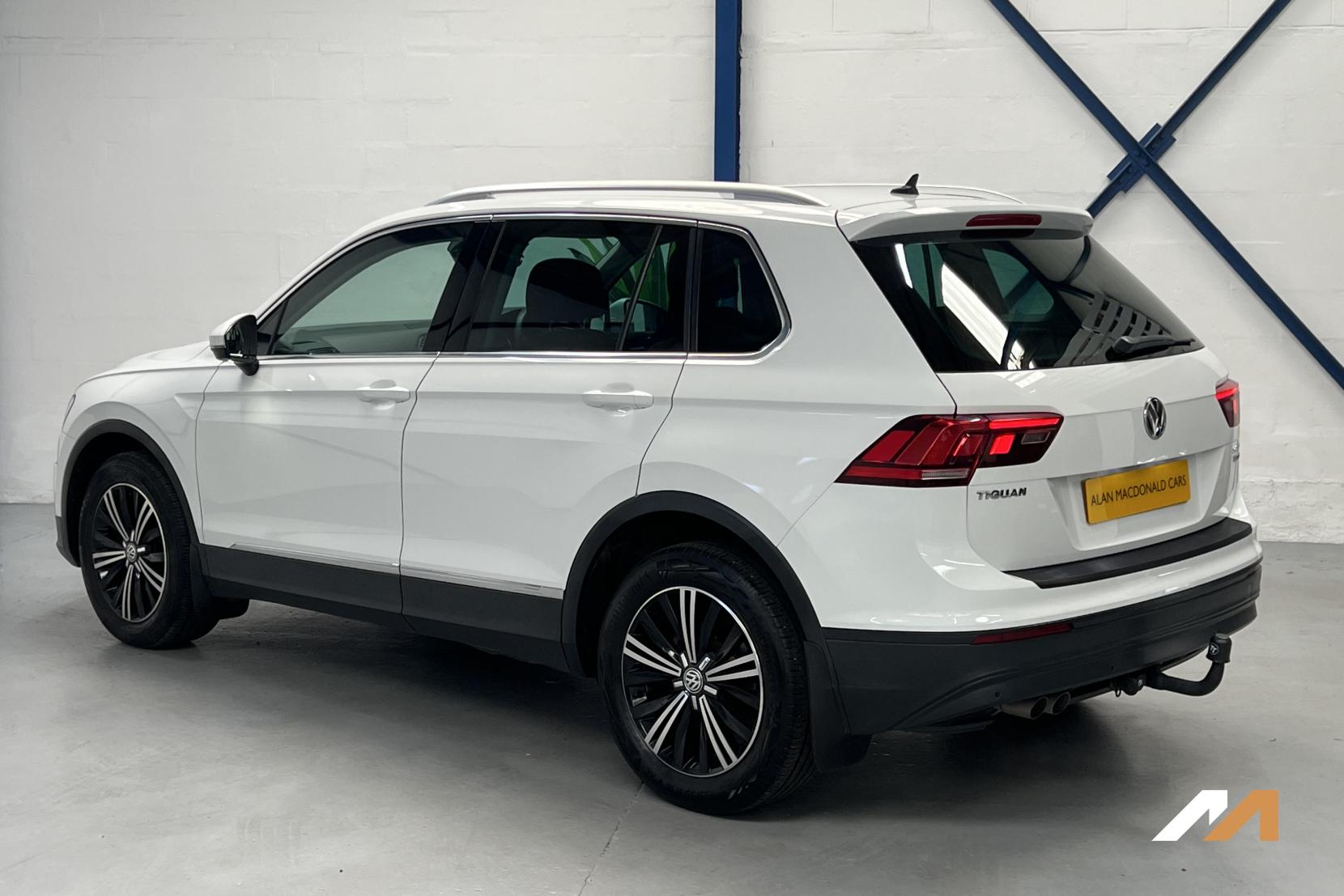 Volkswagen Tiguan 2.0 TDI BlueMotion Tech SE Navigation SUV 5dr Diesel Manual 4Motion Euro 6 (s/s) (150 ps)