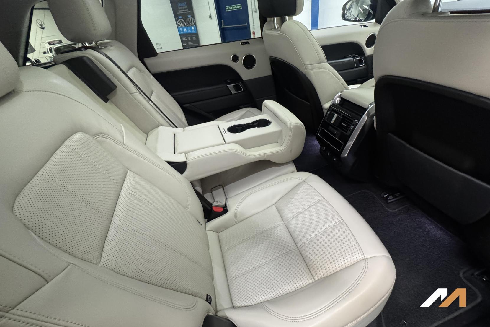 Land Rover Range Rover Sport 3.0 D300 MHEV HSE Silver SUV 5dr Diesel Auto 4WD Euro 6 (s/s) (300 ps)