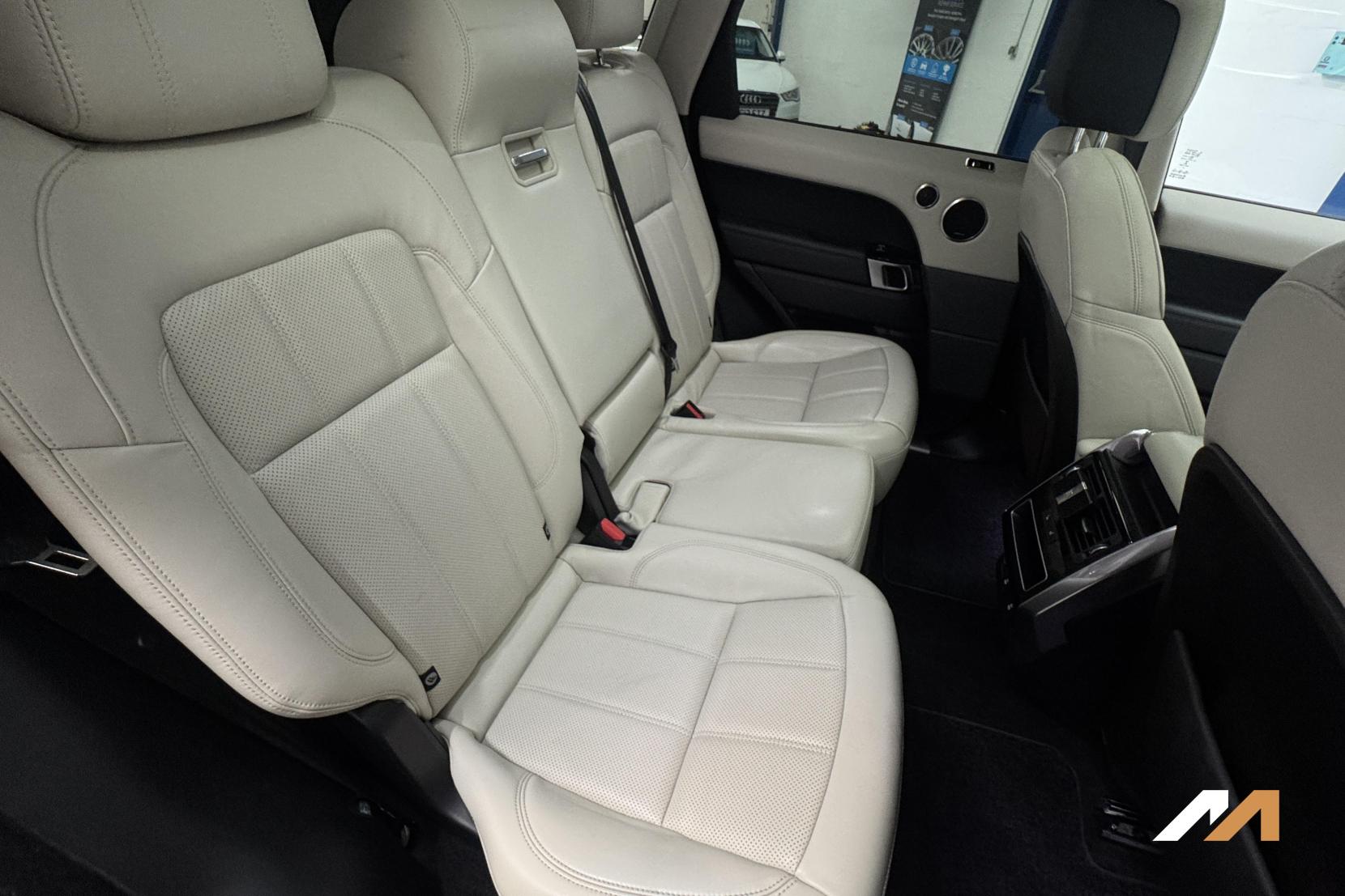 Land Rover Range Rover Sport 3.0 D300 MHEV HSE Silver SUV 5dr Diesel Auto 4WD Euro 6 (s/s) (300 ps)