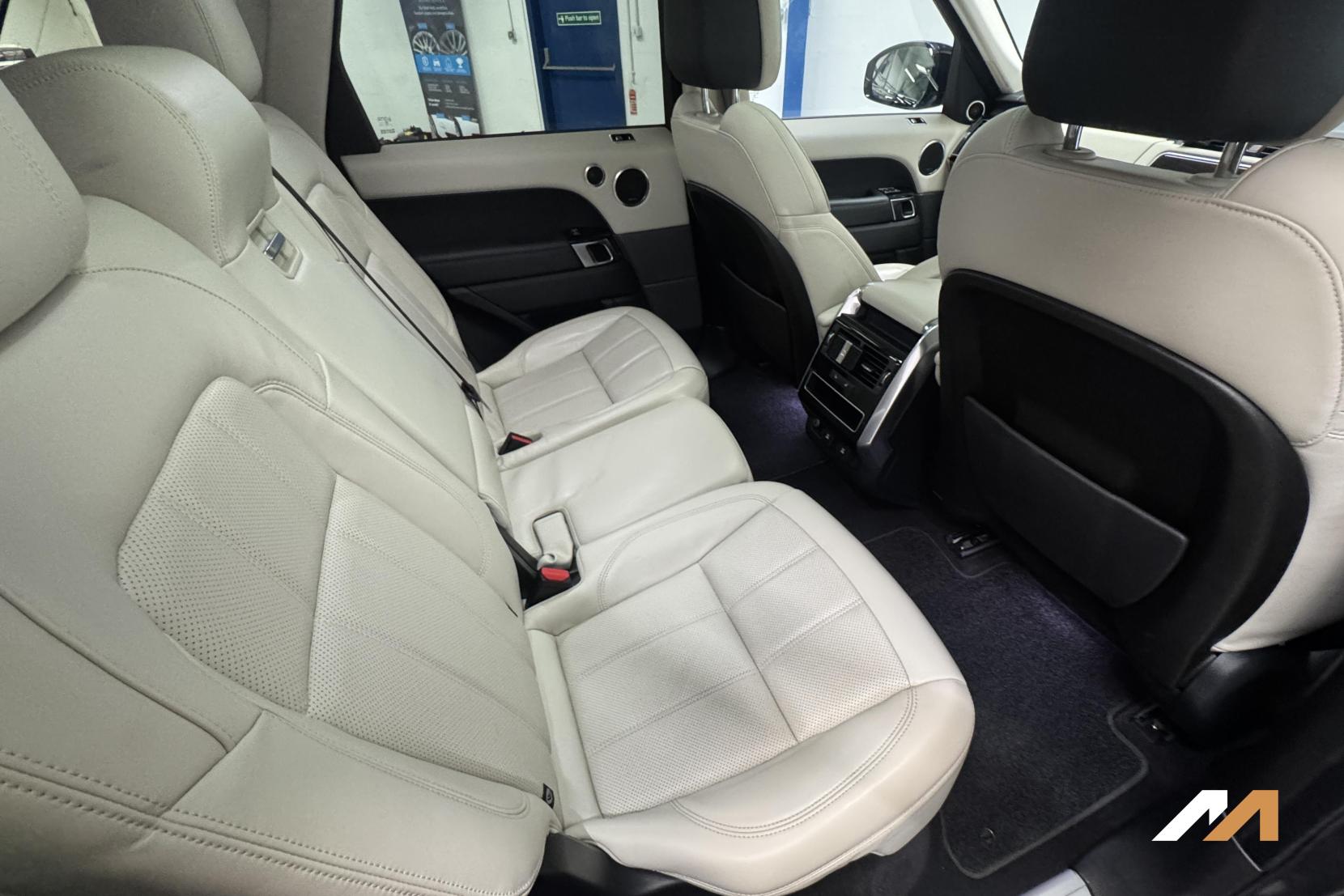 Land Rover Range Rover Sport 3.0 D300 MHEV HSE Silver SUV 5dr Diesel Auto 4WD Euro 6 (s/s) (300 ps)