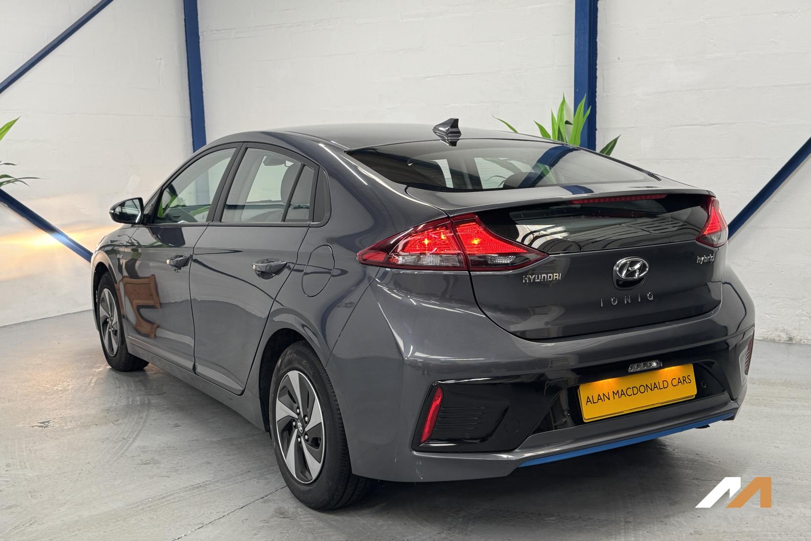 Hyundai IONIQ 1.6 h-GDi GPF SE Hatchback 5dr Petrol Hybrid DCT Euro 6 (s/s) (141 ps)