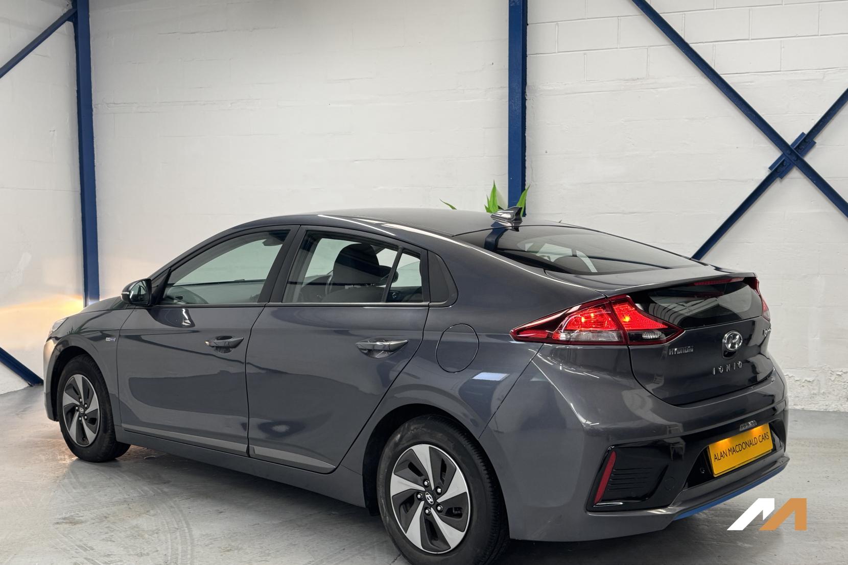 Hyundai IONIQ 1.6 h-GDi GPF SE Hatchback 5dr Petrol Hybrid DCT Euro 6 (s/s) (141 ps)