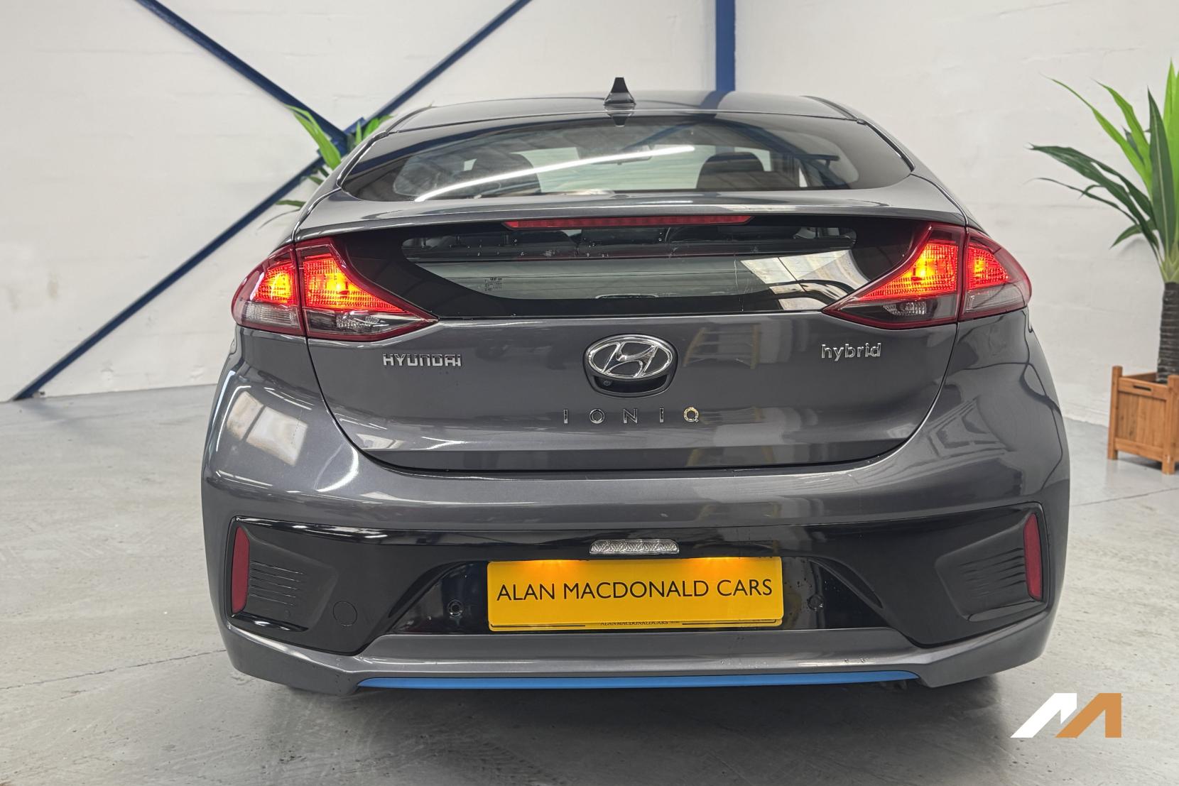 Hyundai IONIQ 1.6 h-GDi GPF SE Hatchback 5dr Petrol Hybrid DCT Euro 6 (s/s) (141 ps)