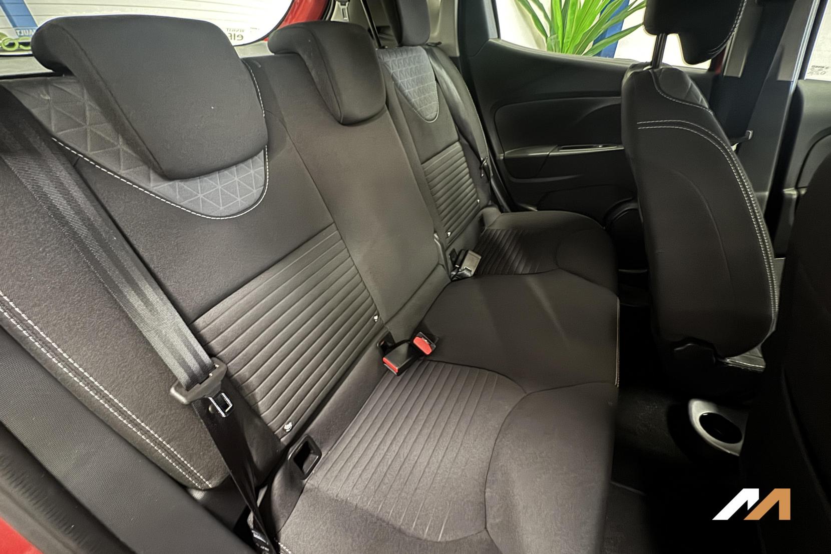 Renault Clio 1.5 dCi Dynamique S MediaNav Hatchback 5dr Diesel EDC Euro 5 (90 ps)