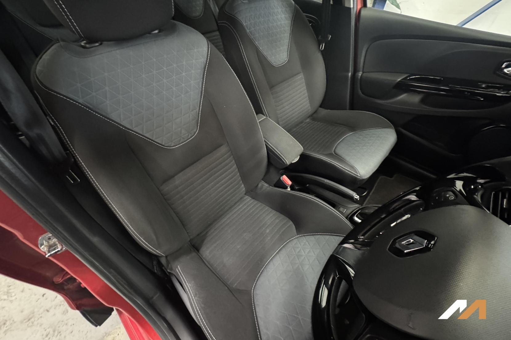 Renault Clio 1.5 dCi Dynamique S MediaNav Hatchback 5dr Diesel EDC Euro 5 (90 ps)