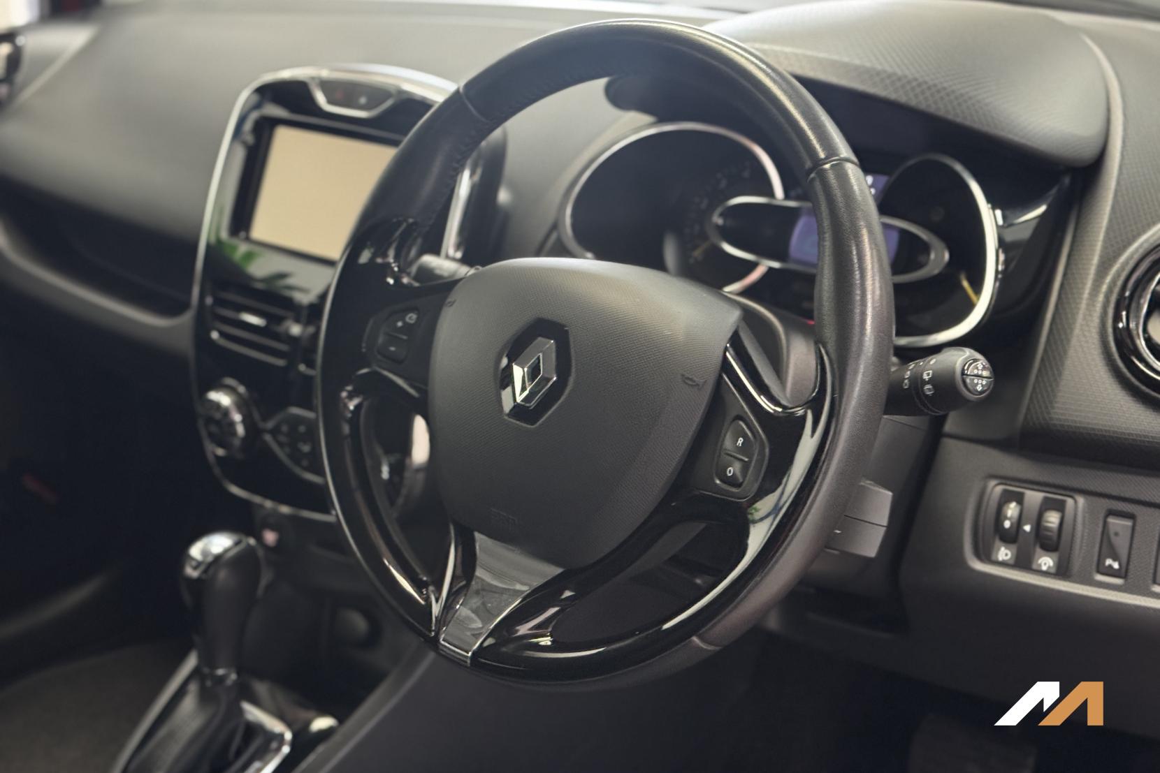 Renault Clio 1.5 dCi Dynamique S MediaNav Hatchback 5dr Diesel EDC Euro 5 (90 ps)