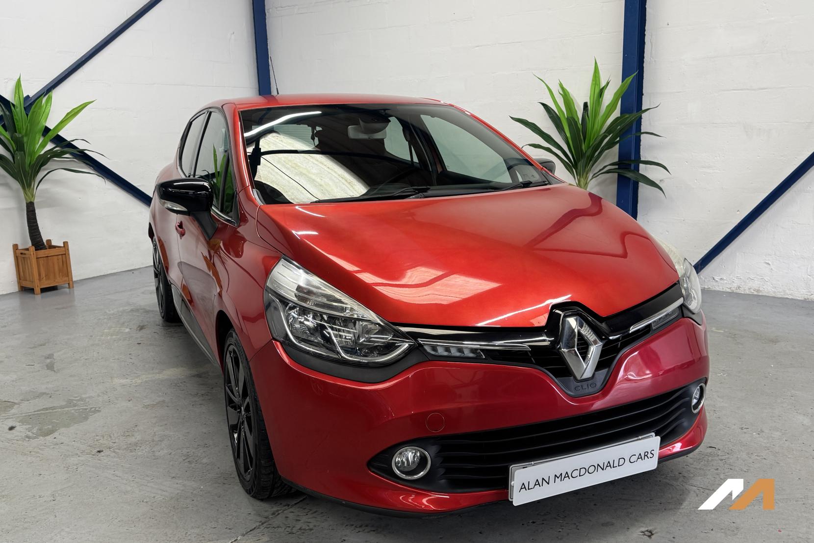 Renault Clio 1.5 dCi Dynamique S MediaNav Hatchback 5dr Diesel EDC Euro 5 (90 ps)