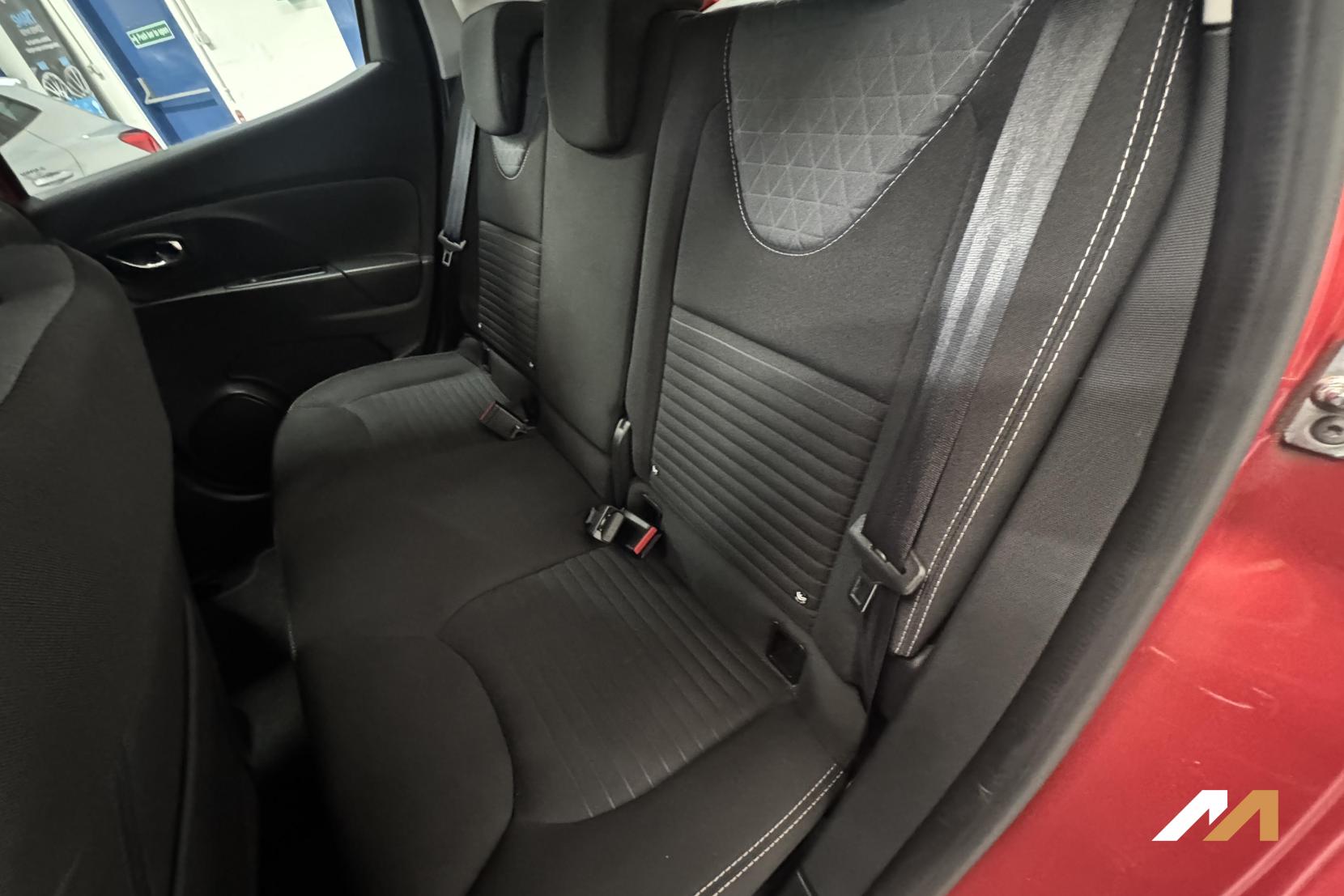 Renault Clio 1.5 dCi Dynamique S MediaNav Hatchback 5dr Diesel EDC Euro 5 (90 ps)