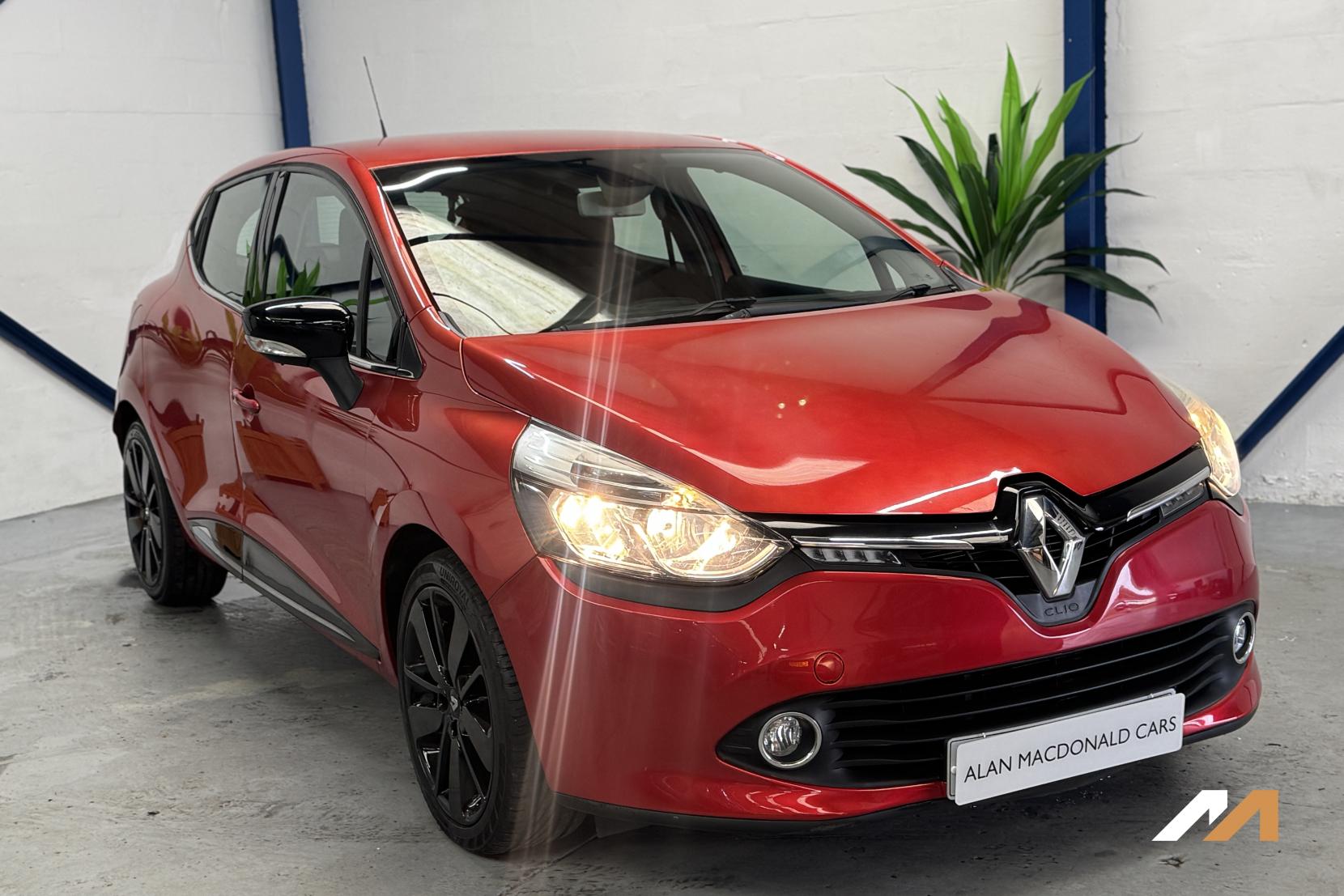 Renault Clio 1.5 dCi Dynamique S MediaNav Hatchback 5dr Diesel EDC Euro 5 (90 ps)