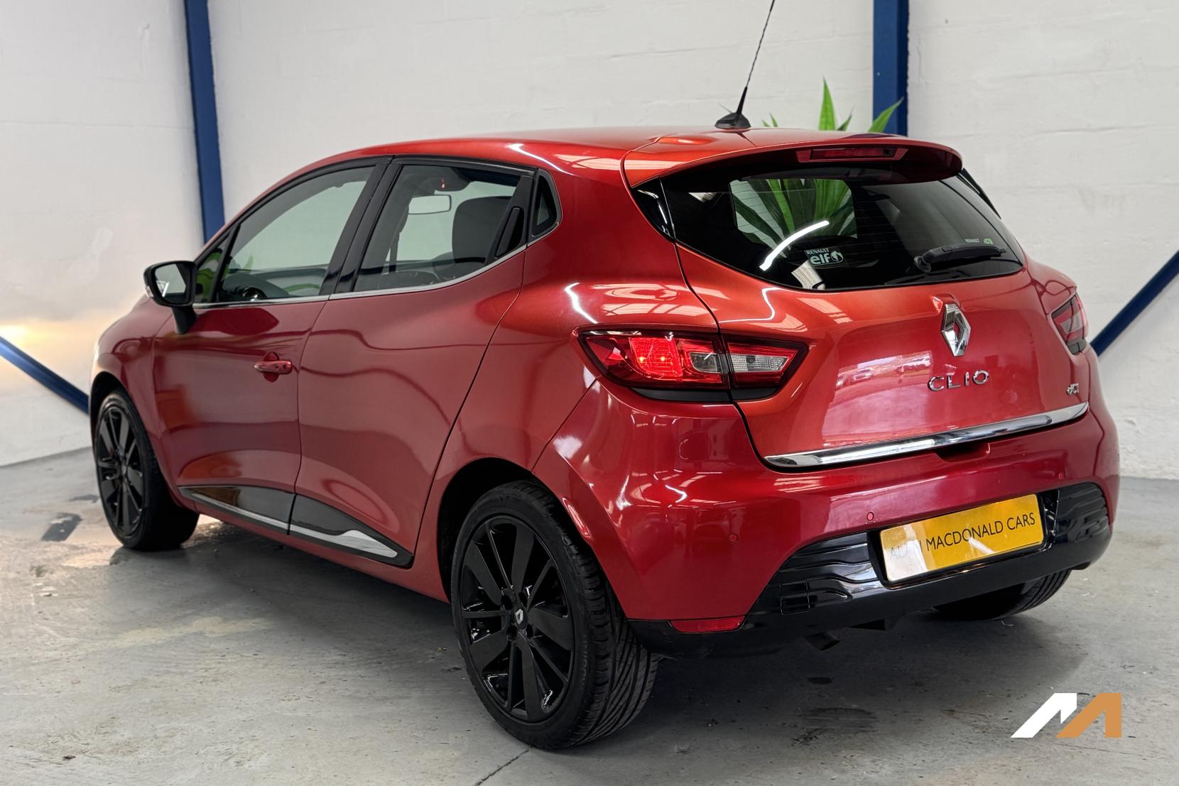 Renault Clio 1.5 dCi Dynamique S MediaNav Hatchback 5dr Diesel EDC Euro 5 (90 ps)