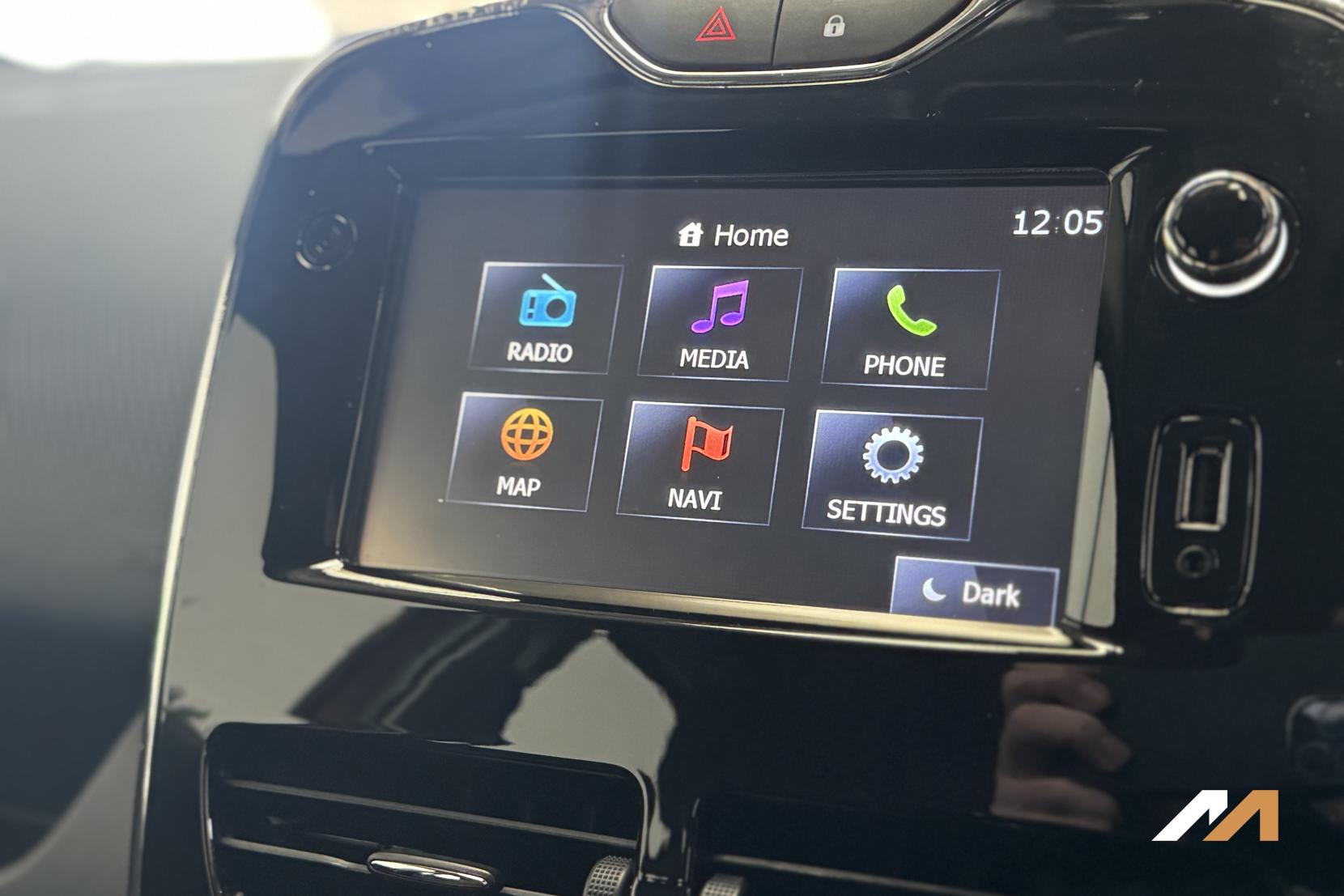 Renault Clio 1.5 dCi Dynamique S MediaNav Hatchback 5dr Diesel EDC Euro 5 (90 ps)