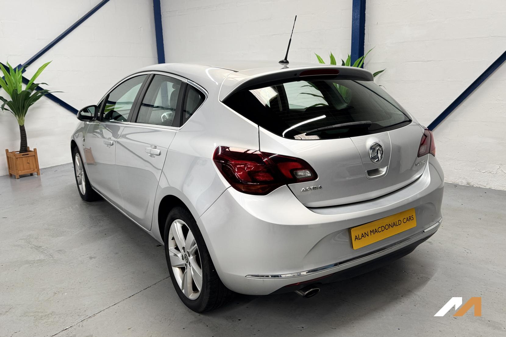 Vauxhall Astra 1.4i Turbo SRi Hatchback 5dr Petrol Manual Euro 6 (140 ps)