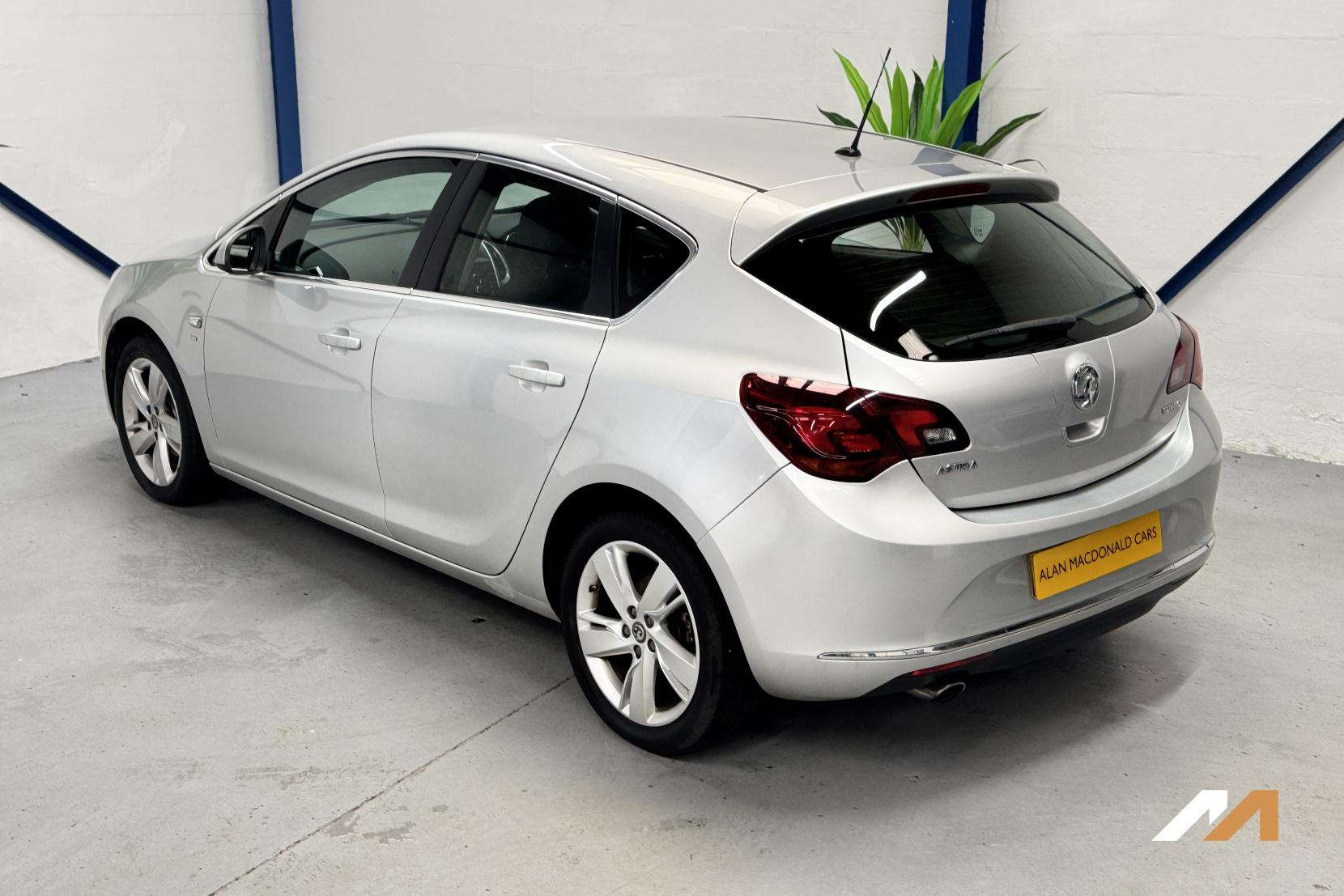 Vauxhall Astra 1.4i Turbo SRi Hatchback 5dr Petrol Manual Euro 6 (140 ps)